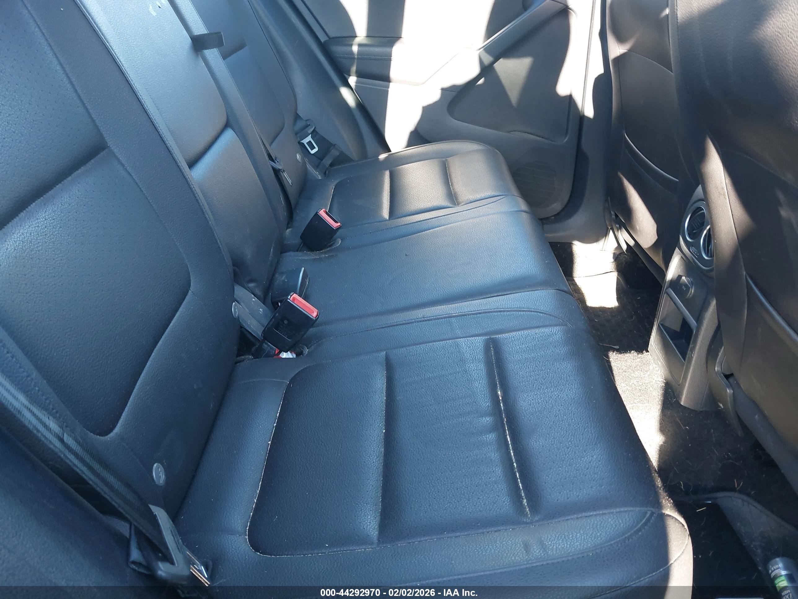 VOLKSWAGEN TIGUAN image 8