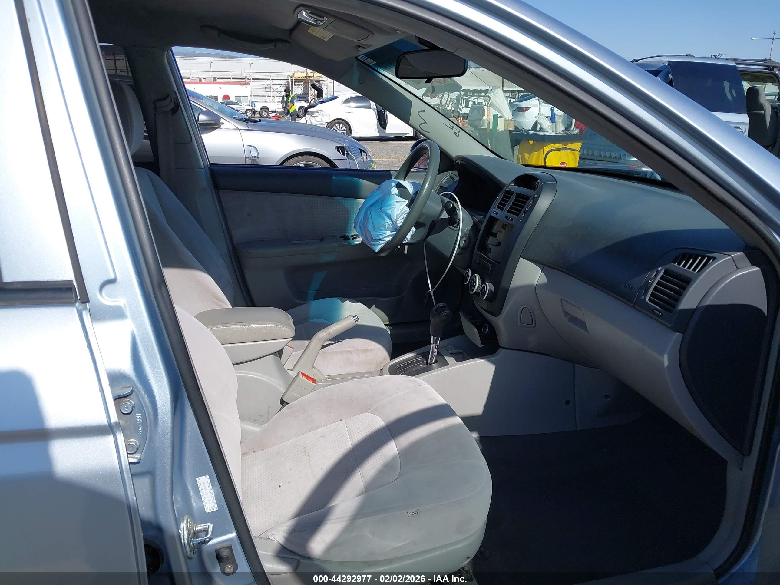 KIA SPECTRA image 5