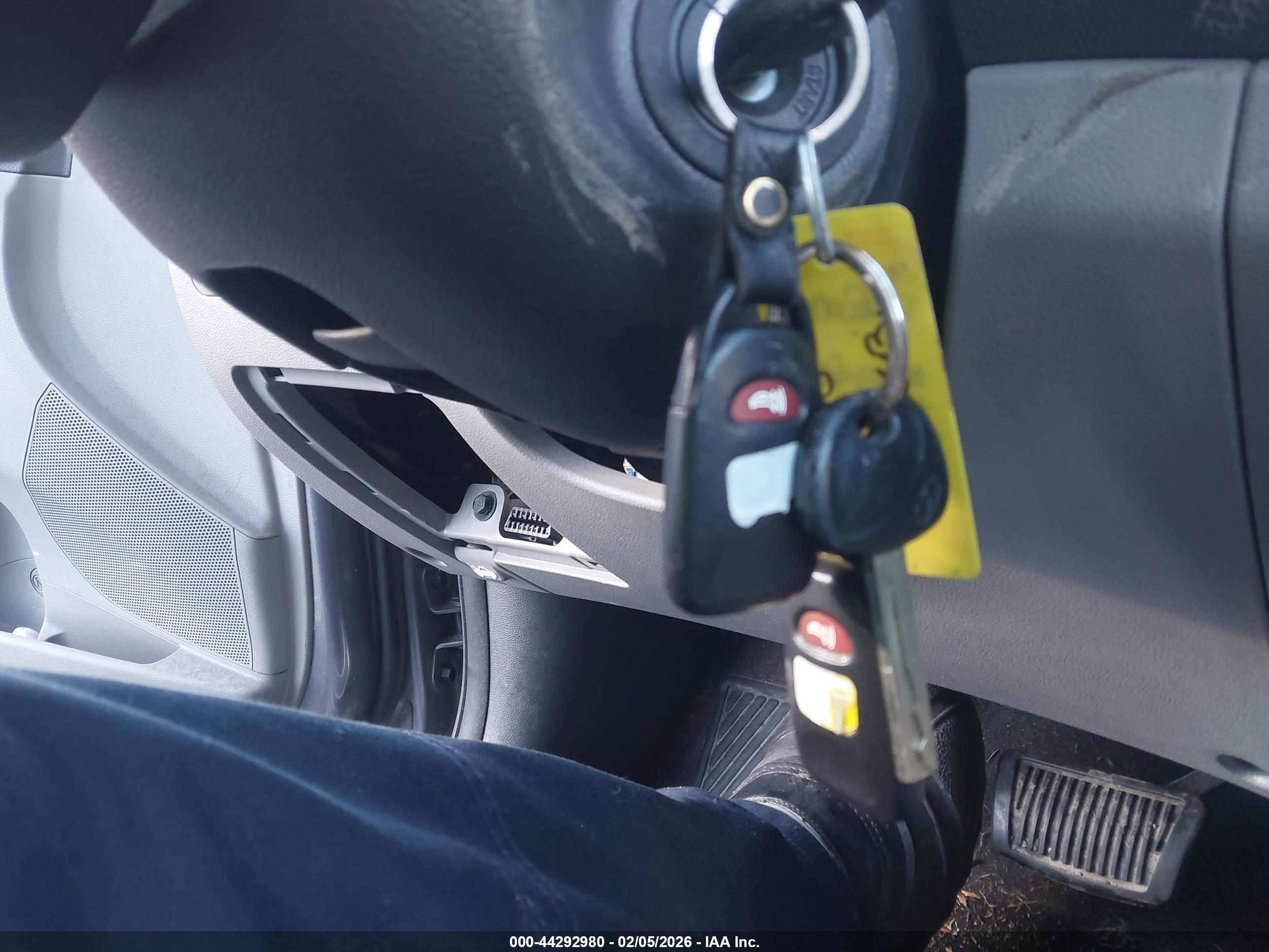 HYUNDAI ACCENT image 11