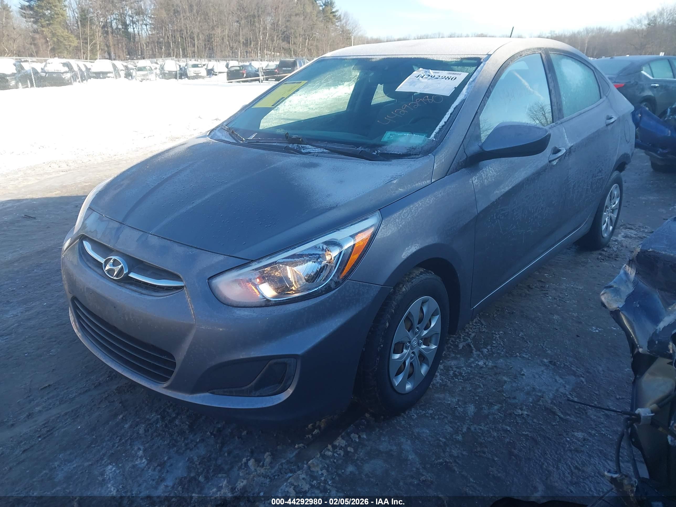 HYUNDAI ACCENT image 2
