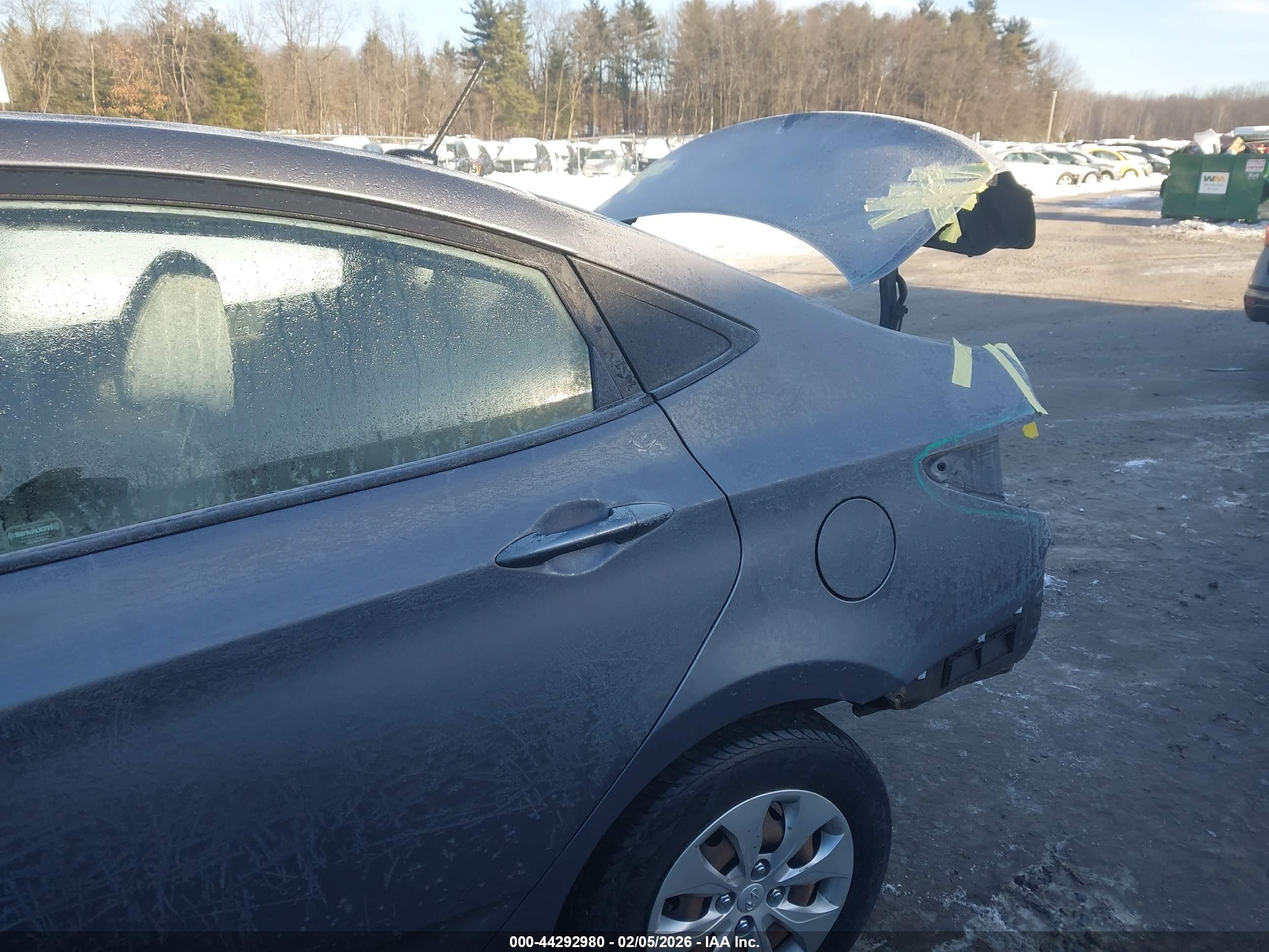 HYUNDAI ACCENT image 6