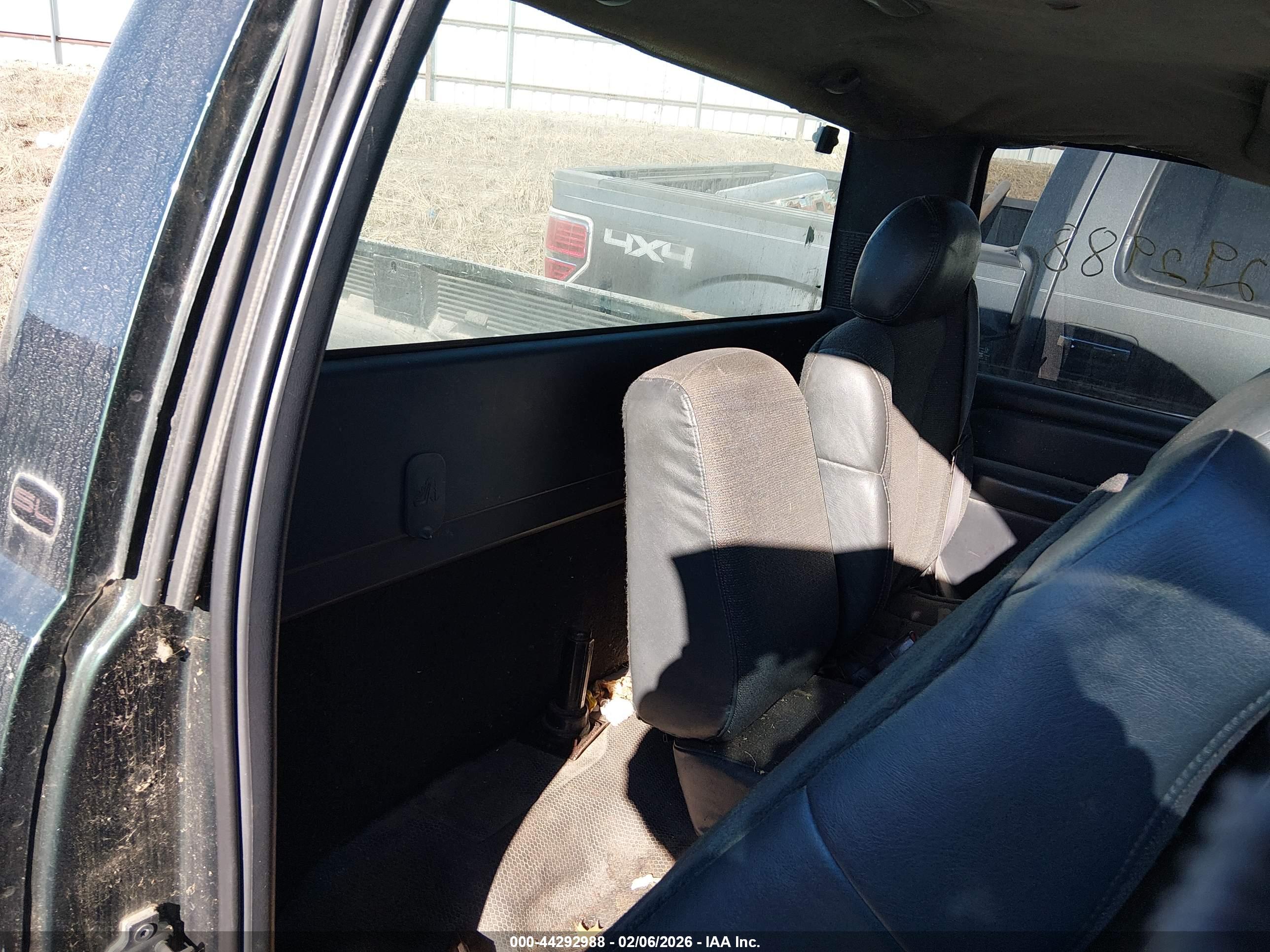 GMC SIERRA image 8