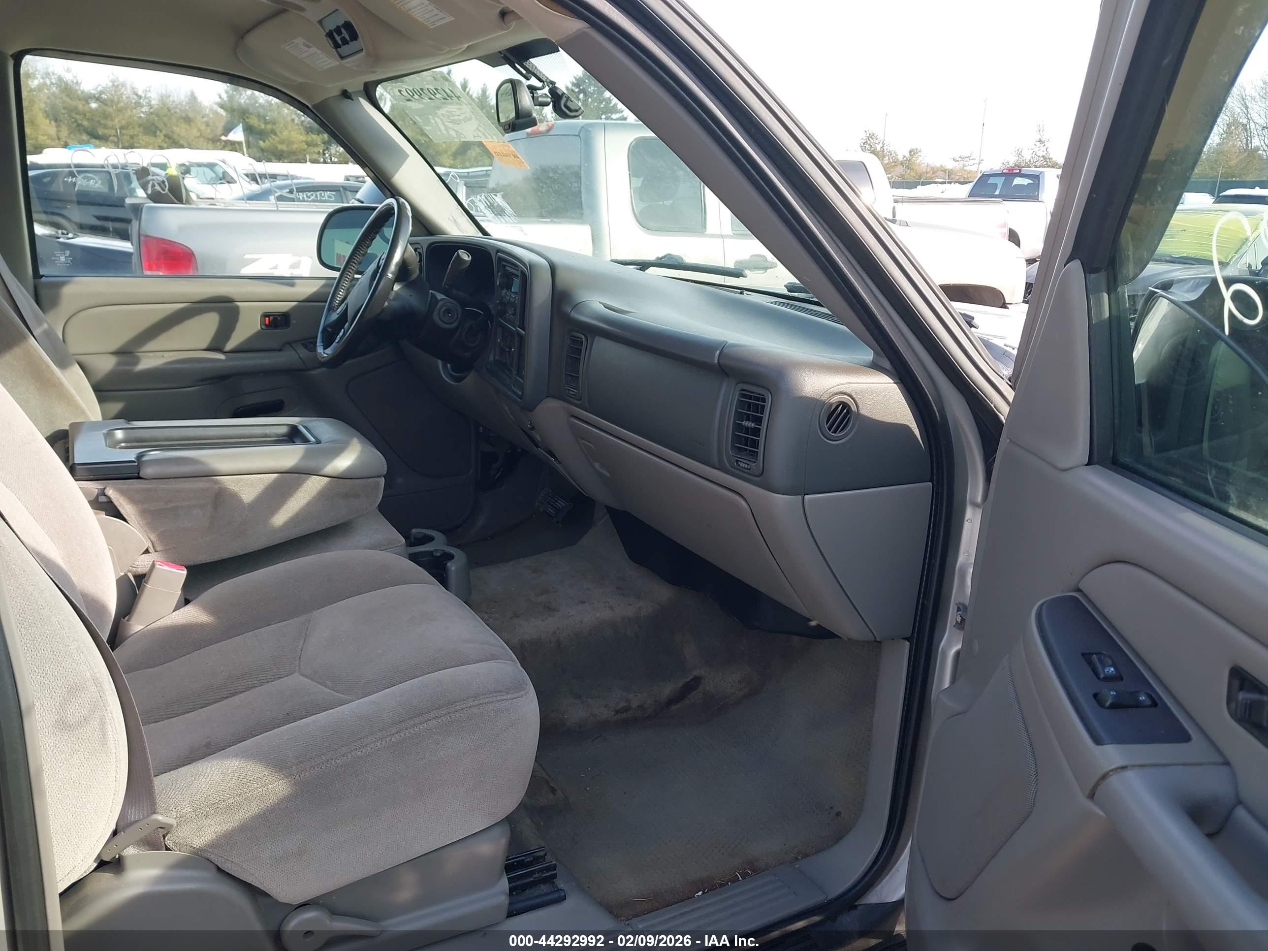GMC YUKON image 5