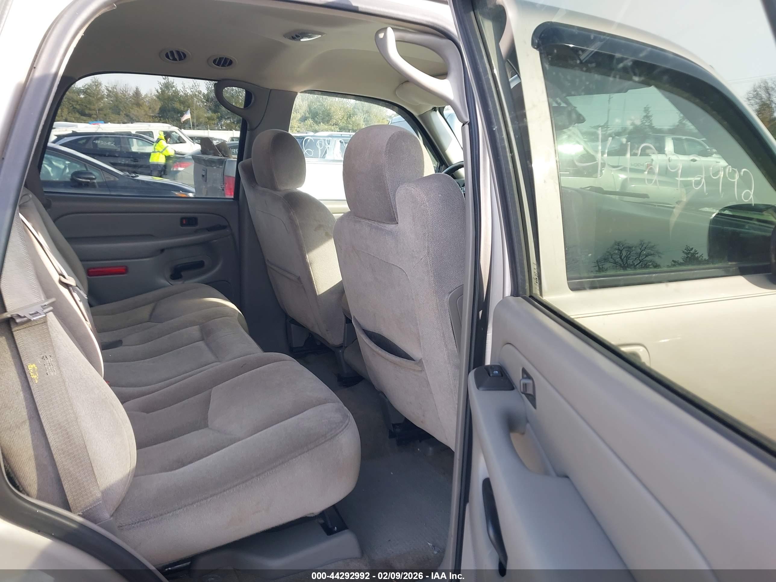 GMC YUKON image 8