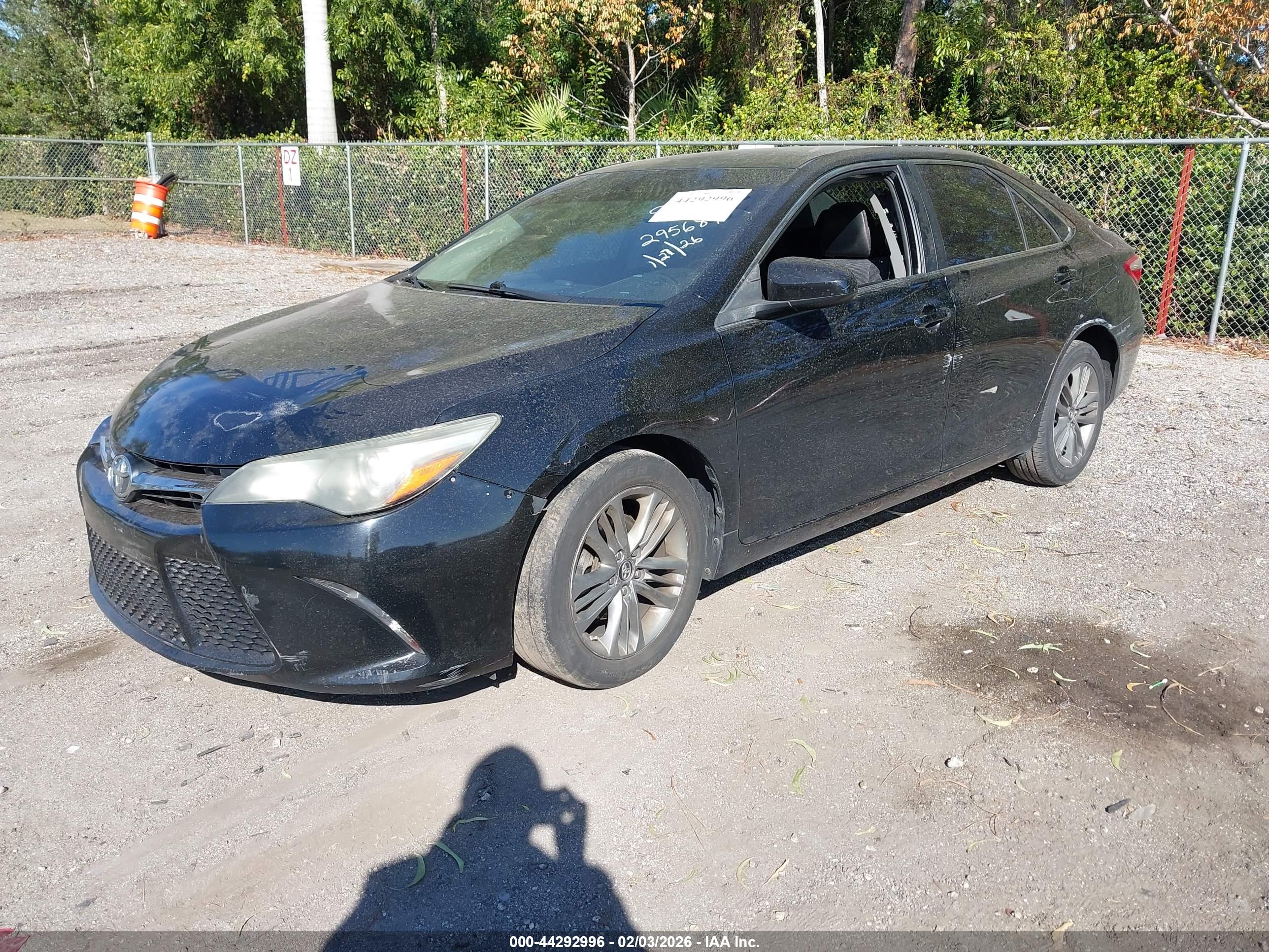 TOYOTA CAMRY image 2