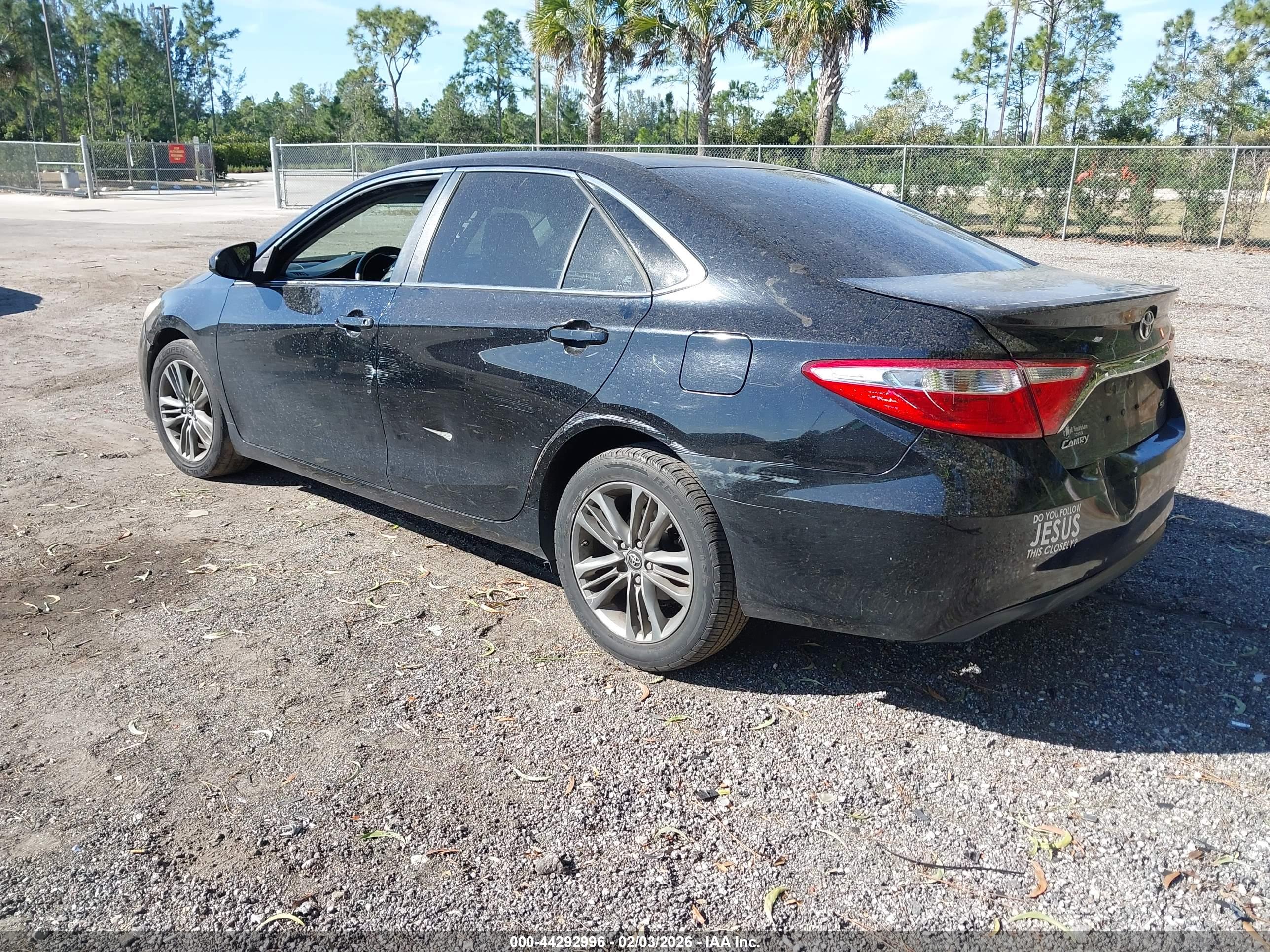 TOYOTA CAMRY image 3