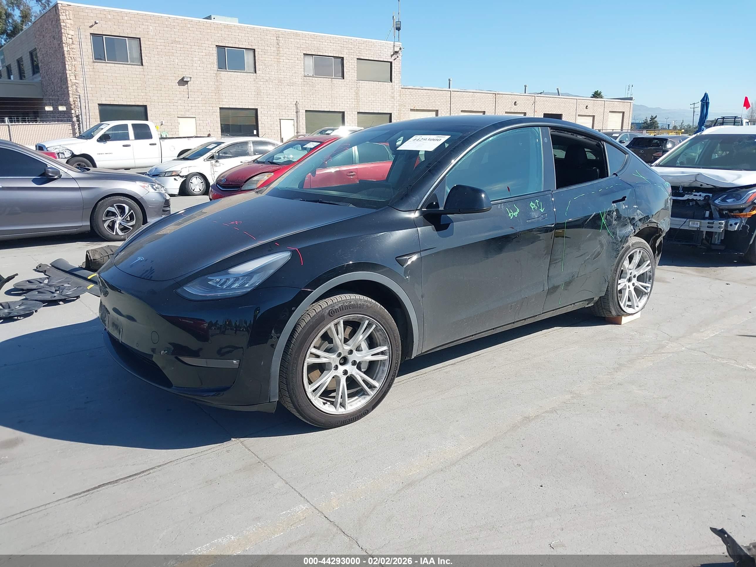TESLA MODEL image 2