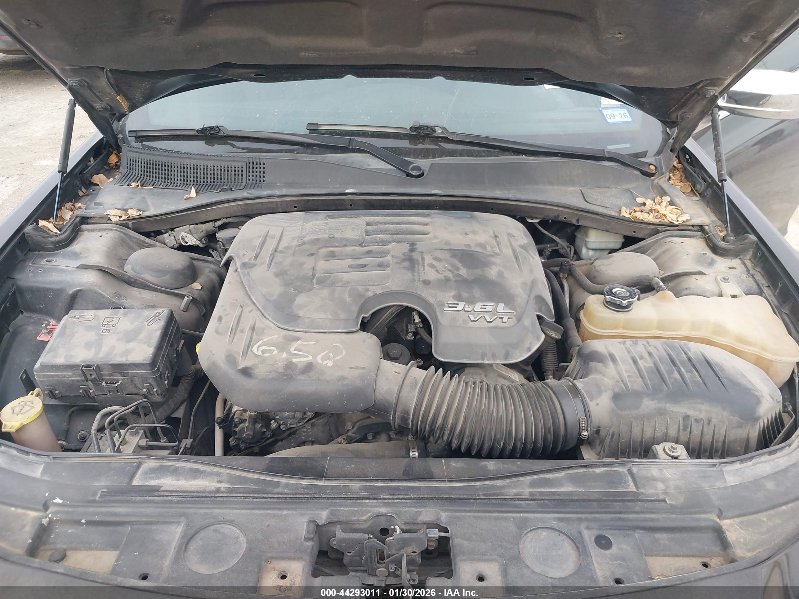CHRYSLER 300 image 10