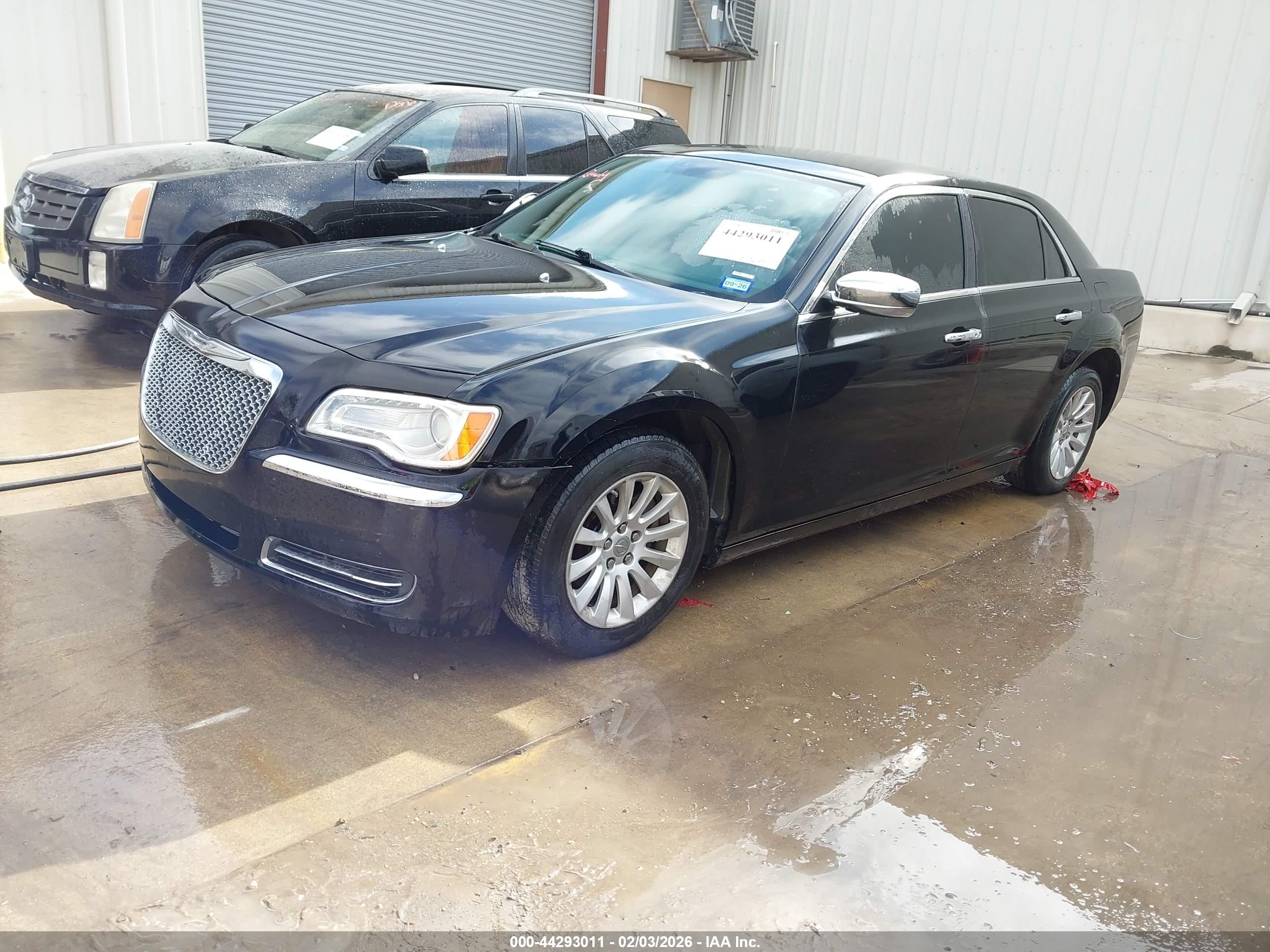 CHRYSLER 300 image 2