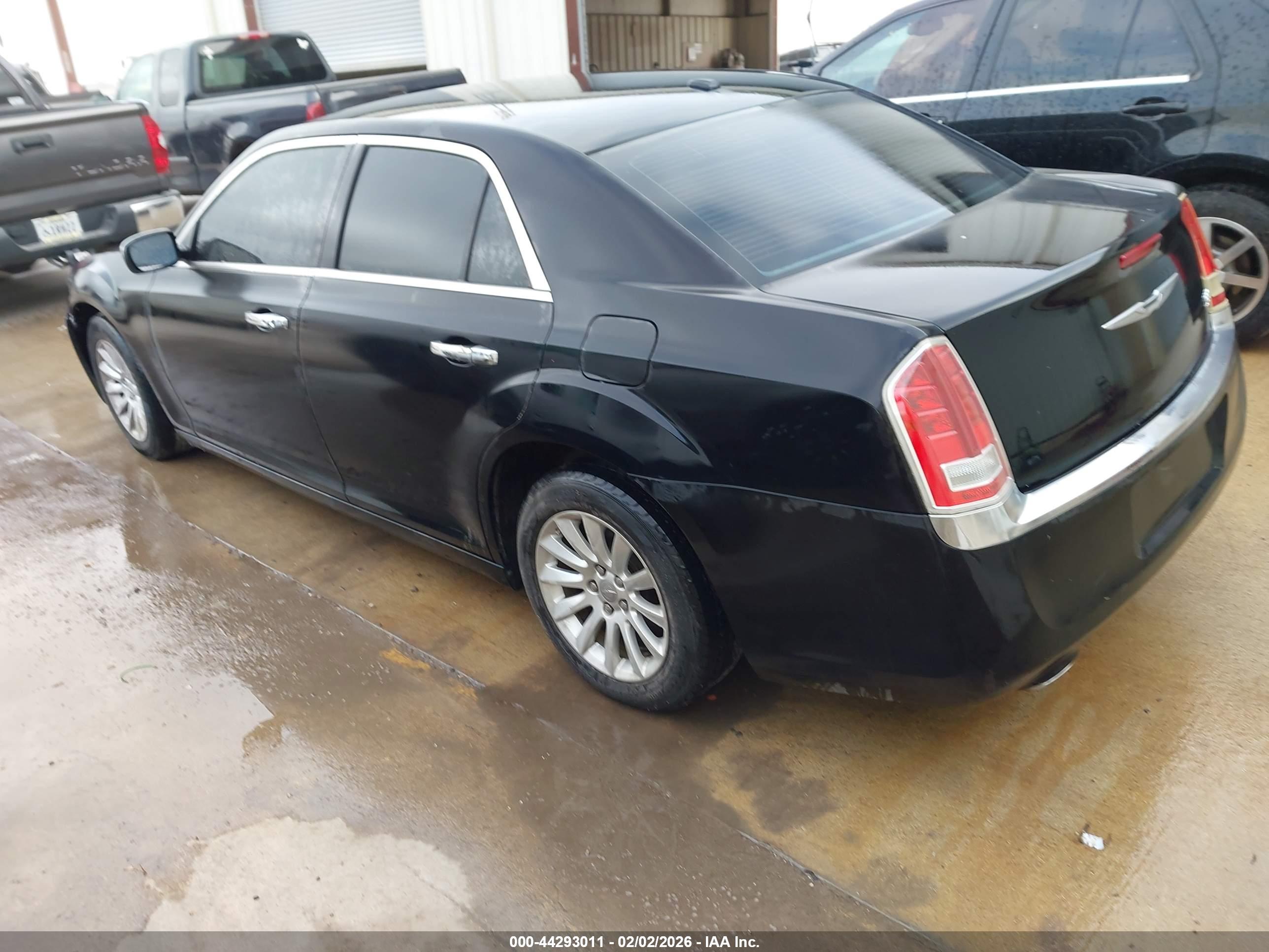 CHRYSLER 300 image 3