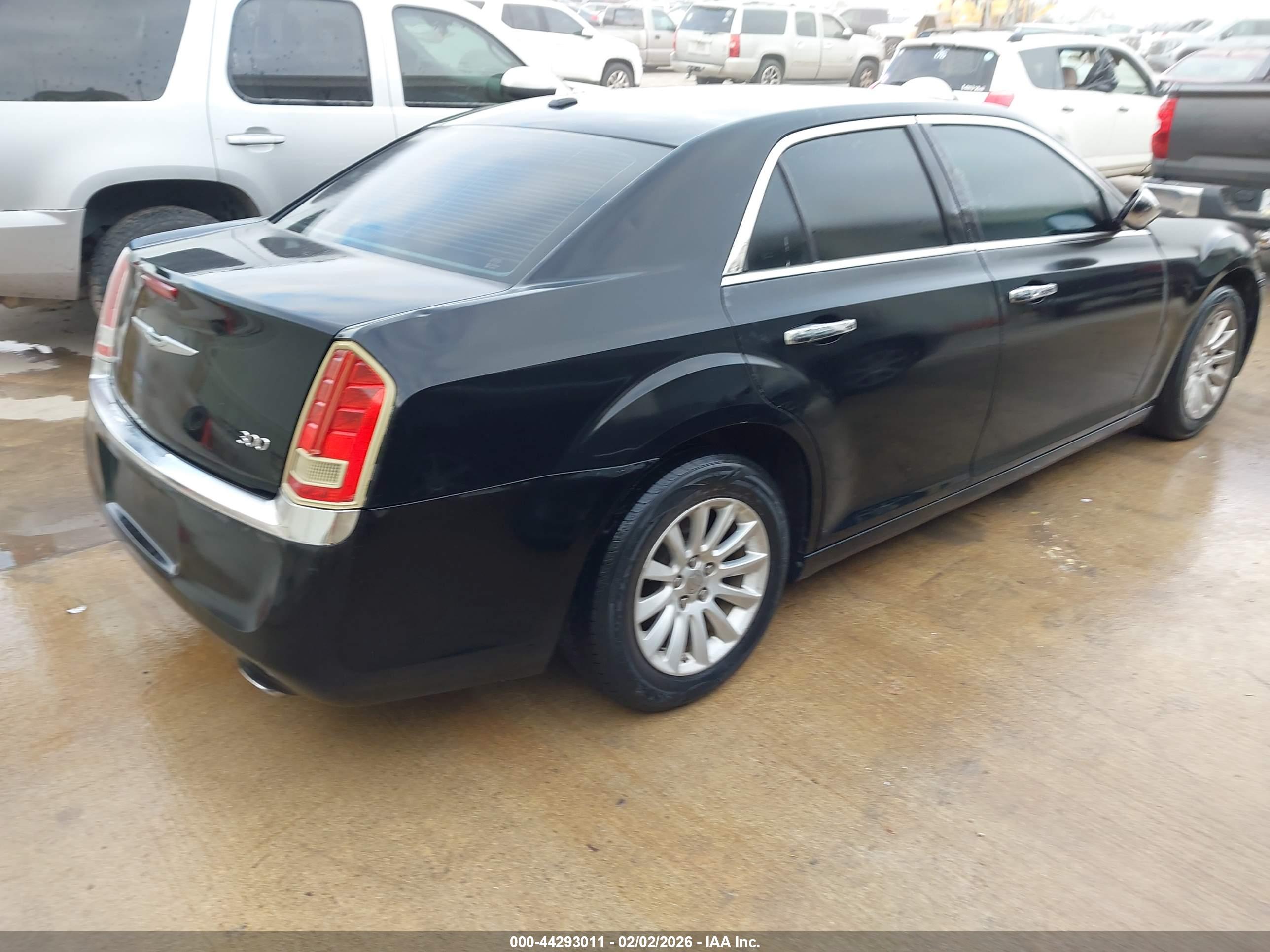 CHRYSLER 300 image 4