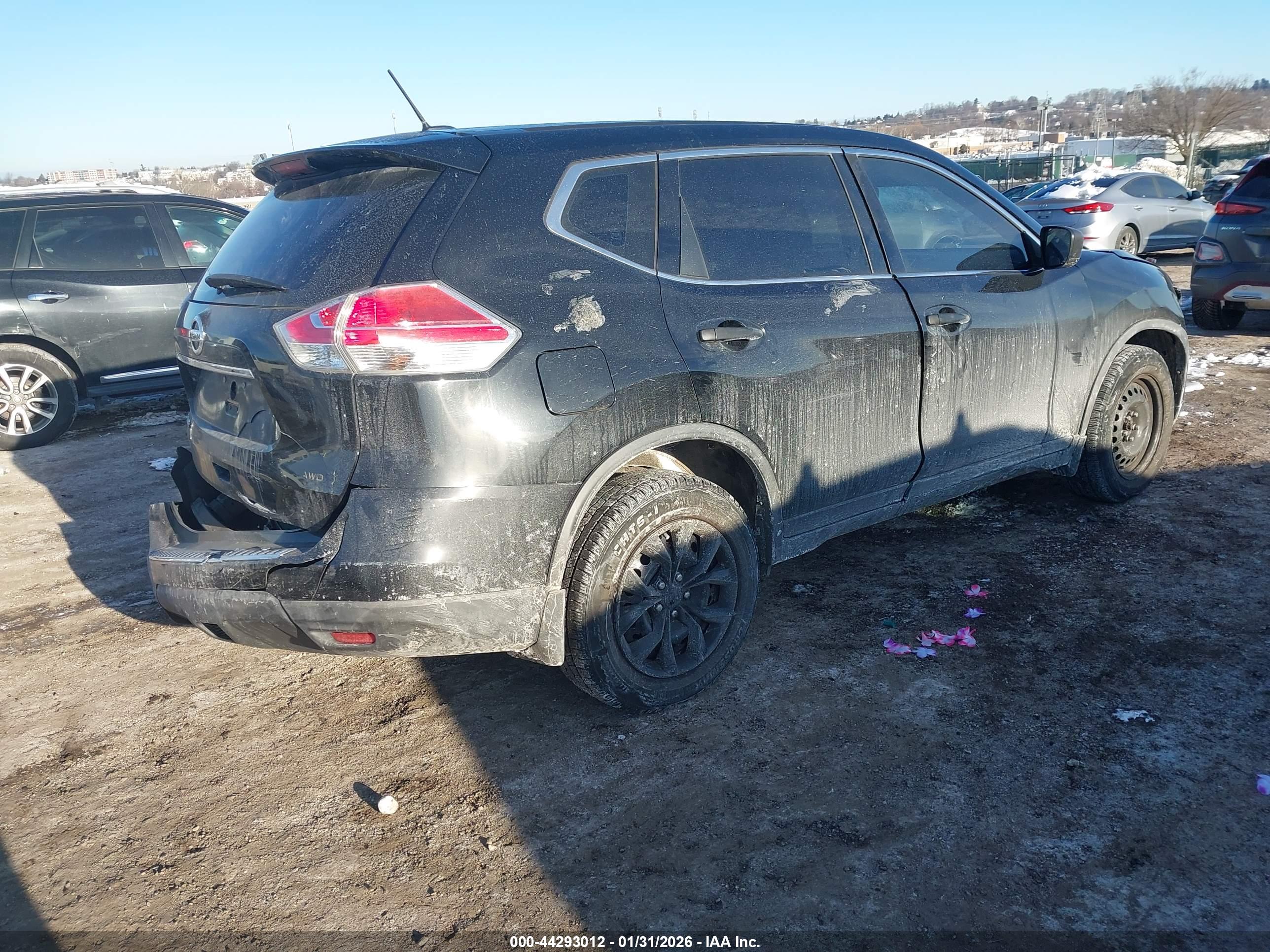 NISSAN ROGUE image 4