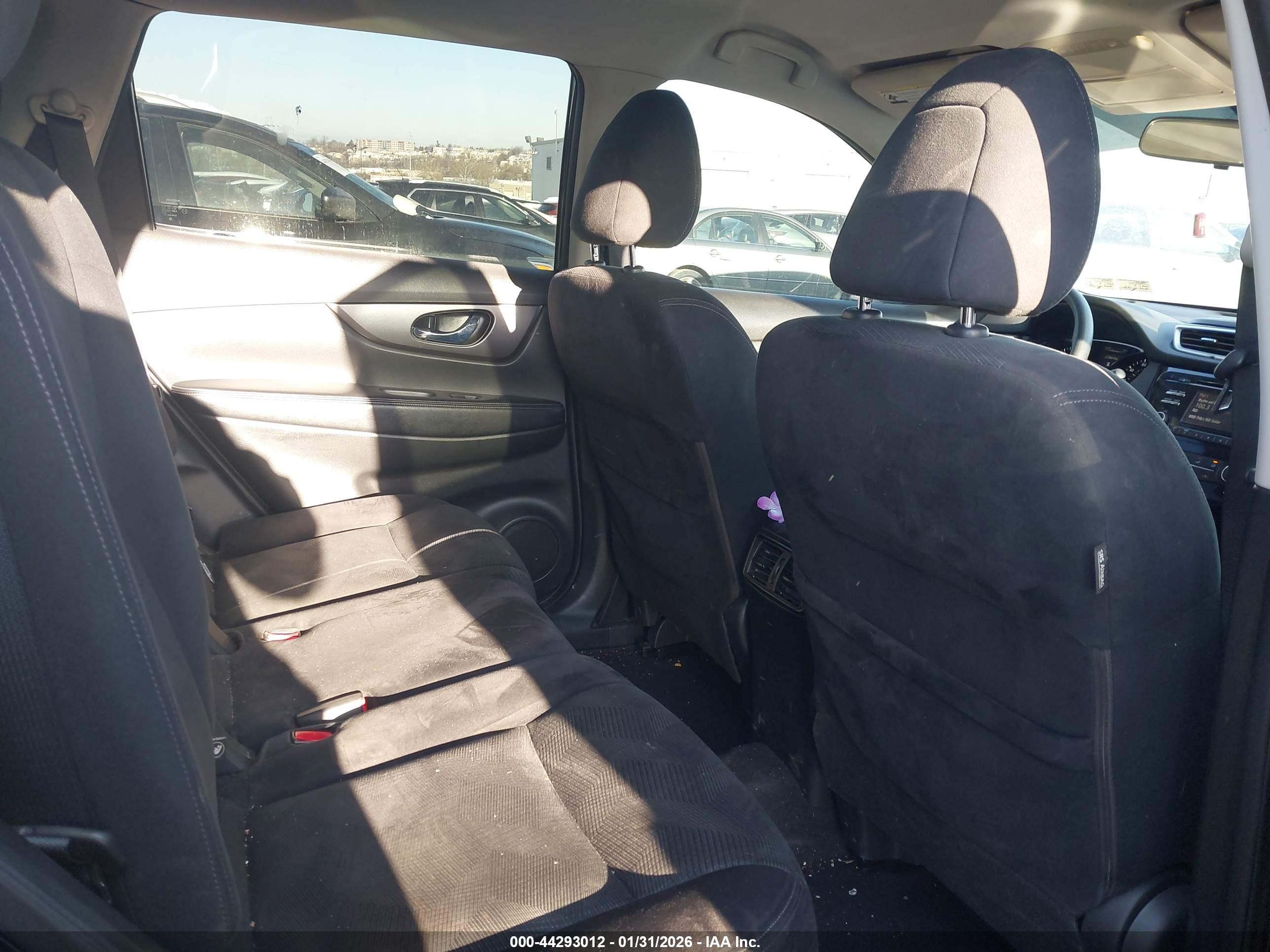 NISSAN ROGUE image 8