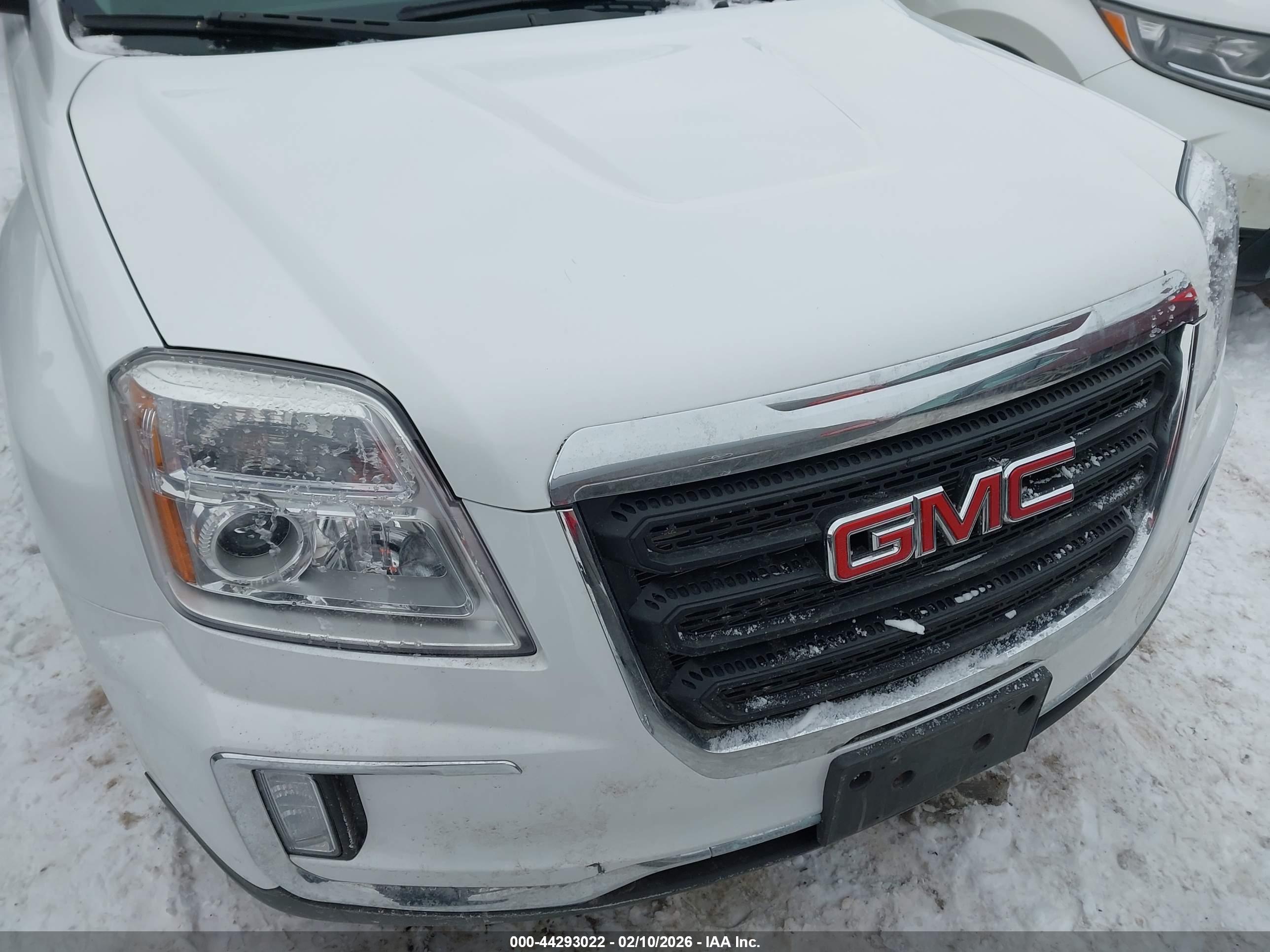 GMC TERRAIN image 6