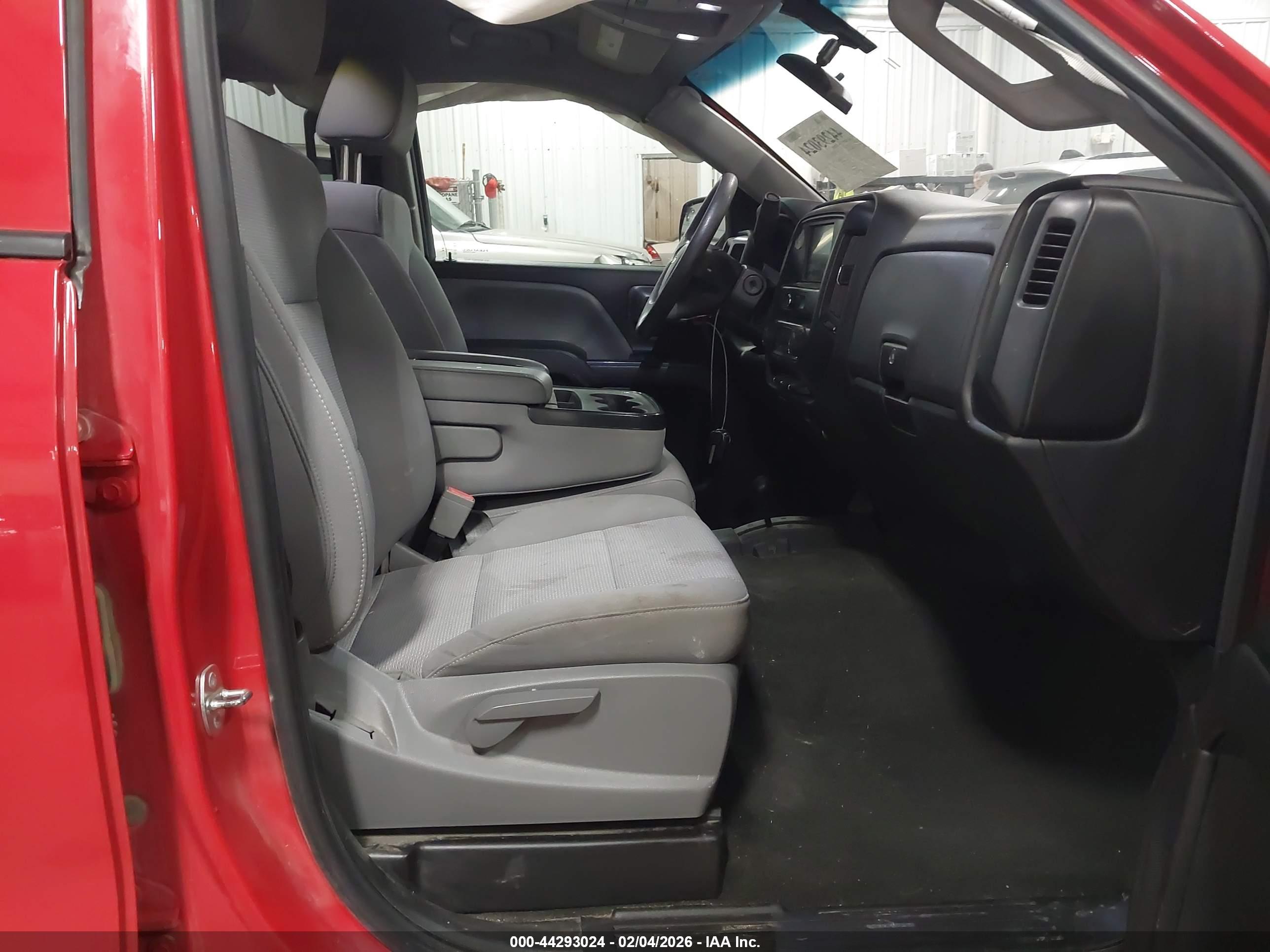 CHEVROLET SILVERADO image 5