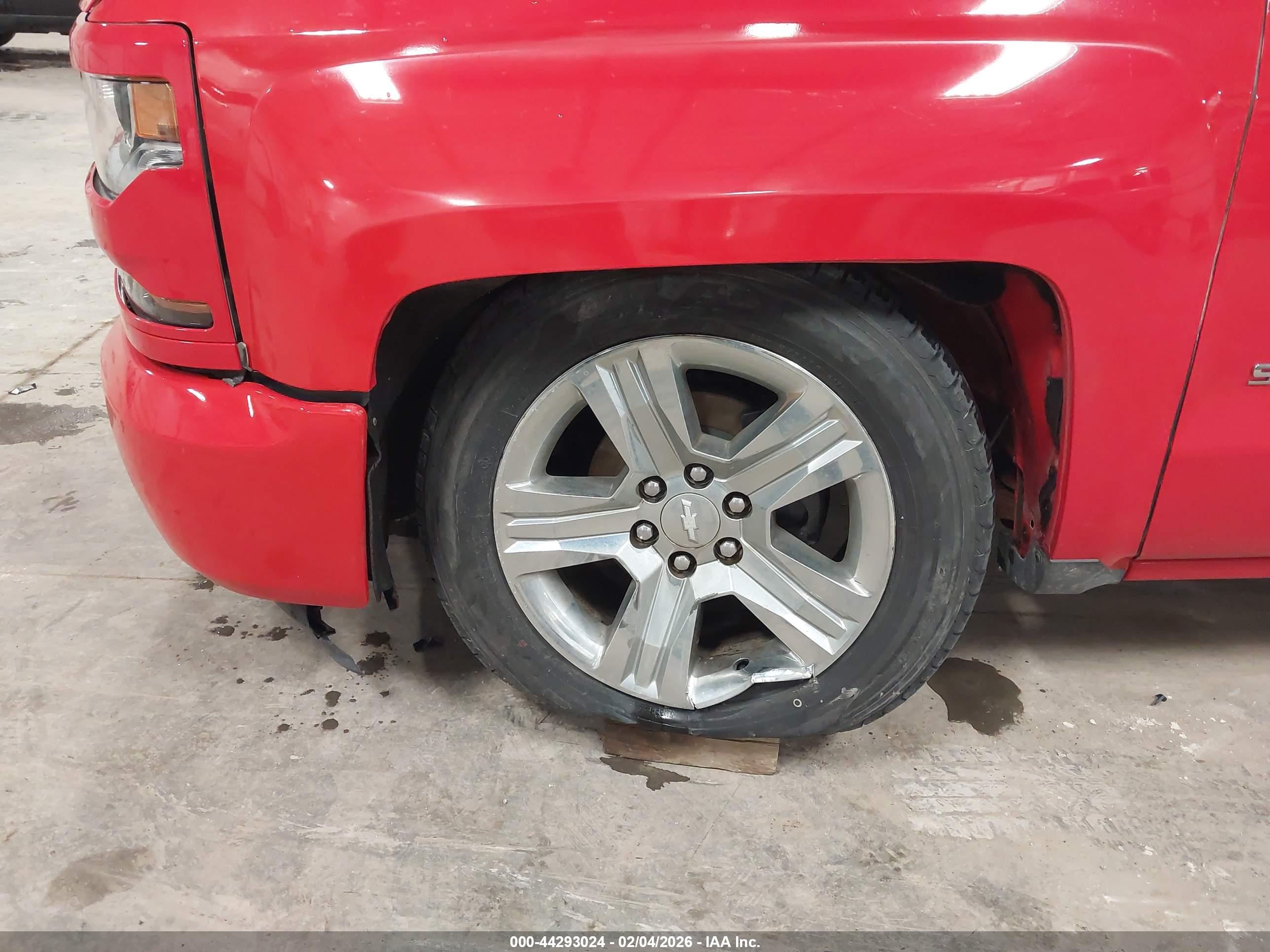 CHEVROLET SILVERADO image 6