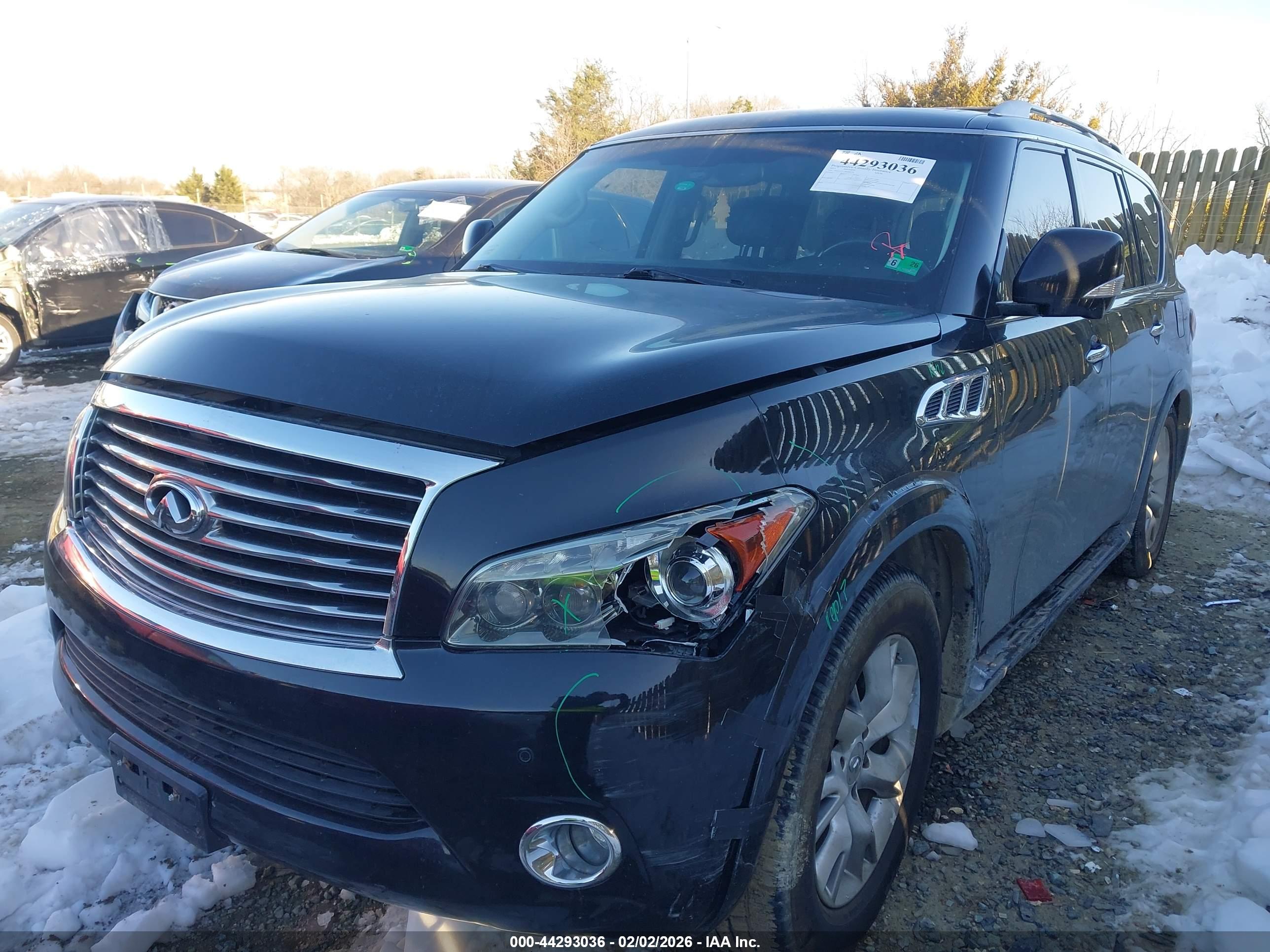 INFINITI QX56 image 2