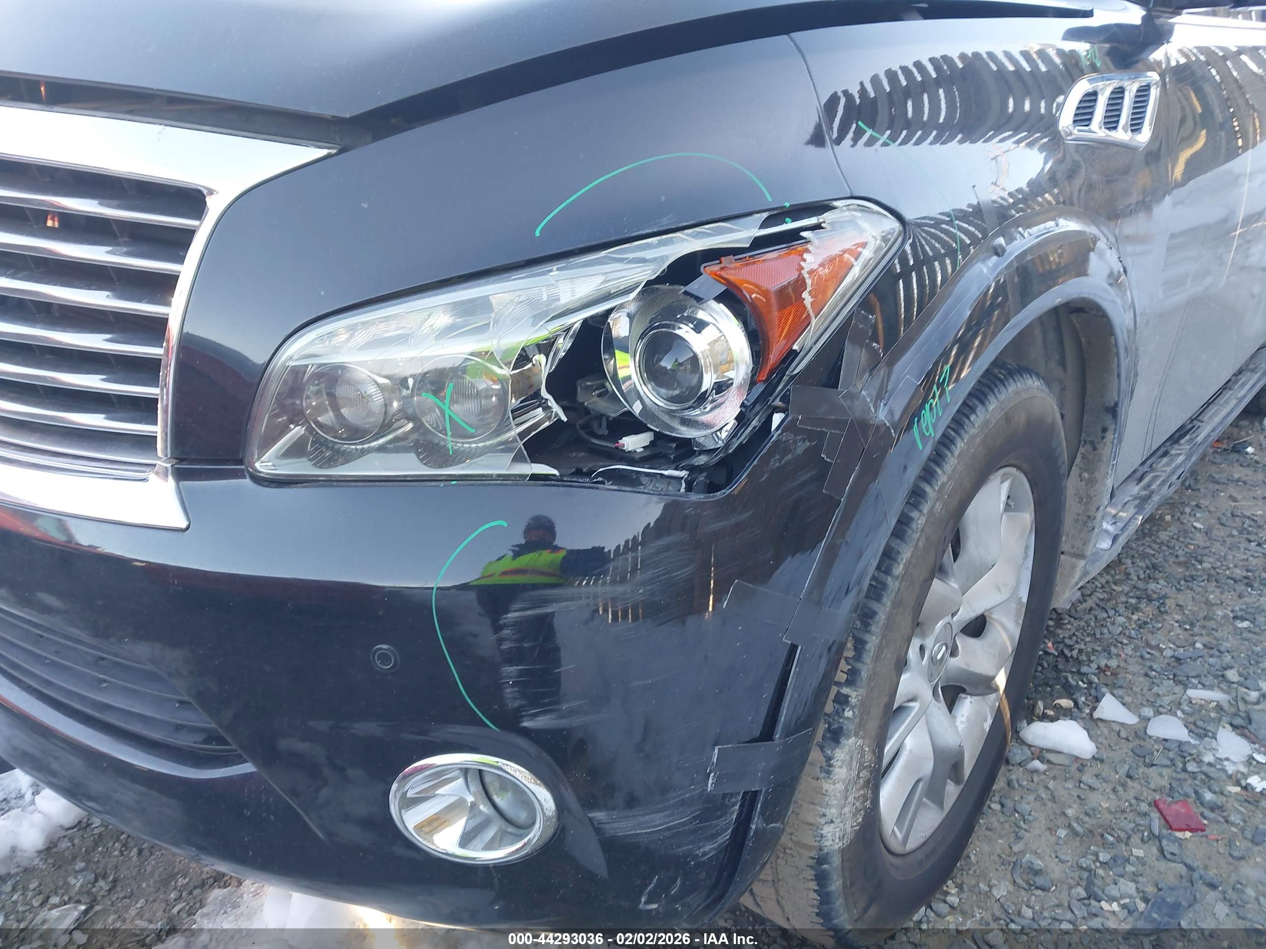 INFINITI QX56 image 6