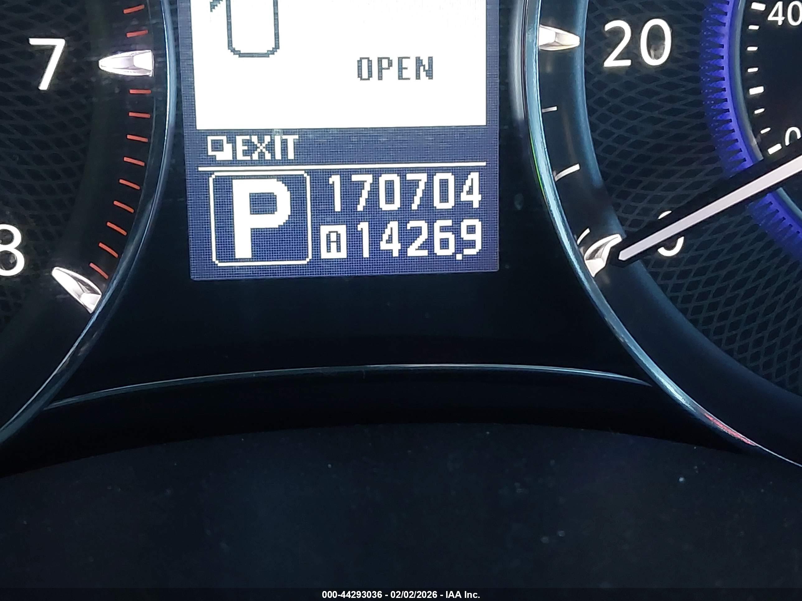 INFINITI QX56 image 7