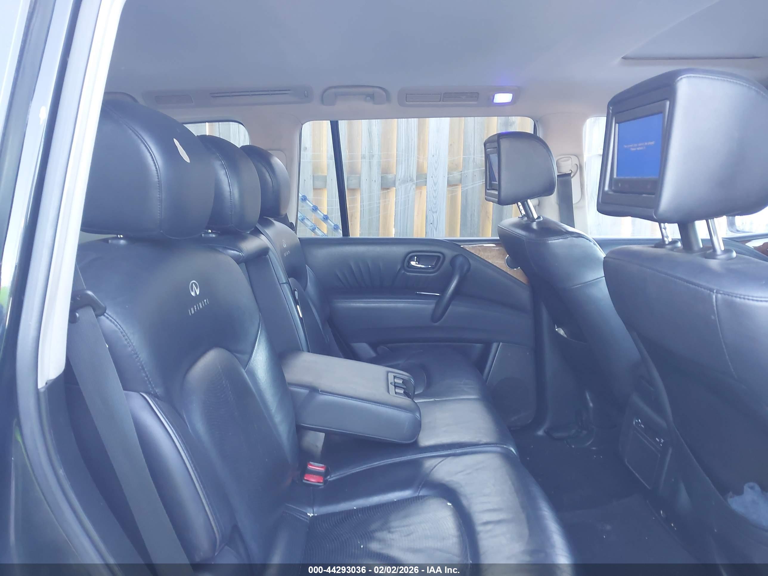 INFINITI QX56 image 8