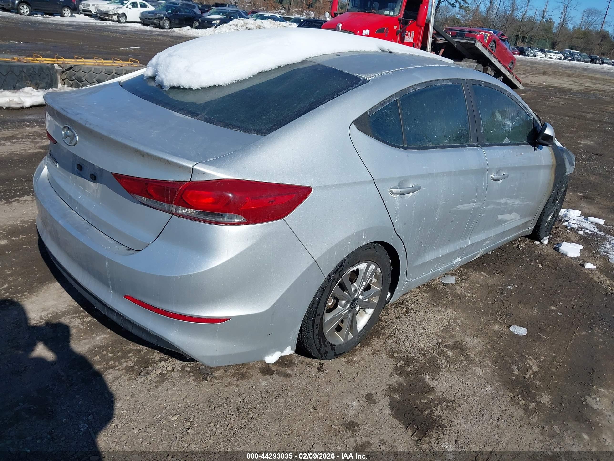 HYUNDAI ELANTRA image 4