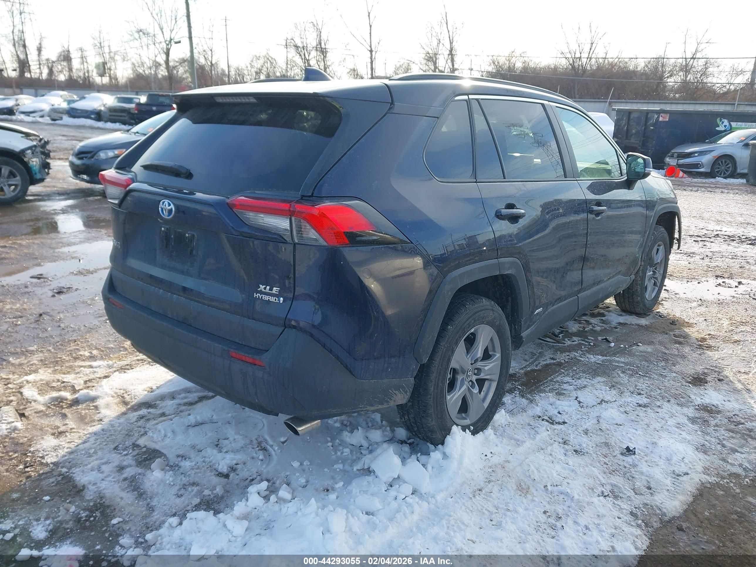 TOYOTA RAV4 image 4