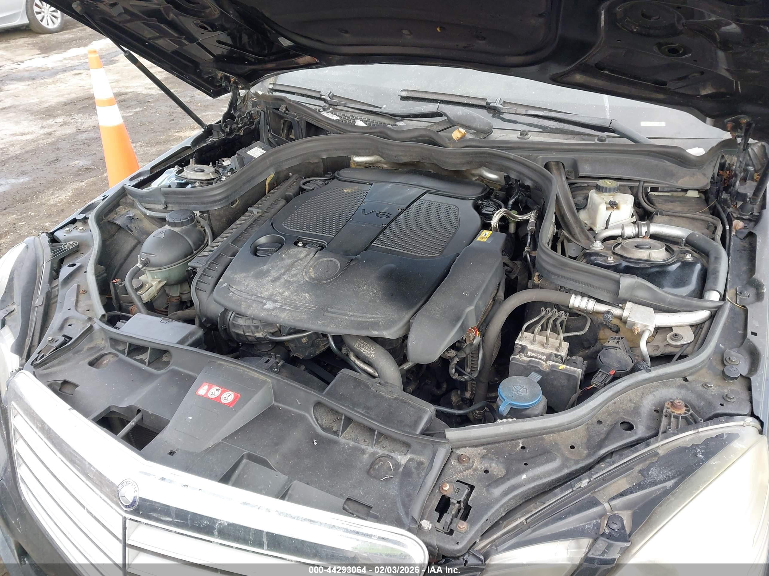 MERCEDES-BENZ E image 10