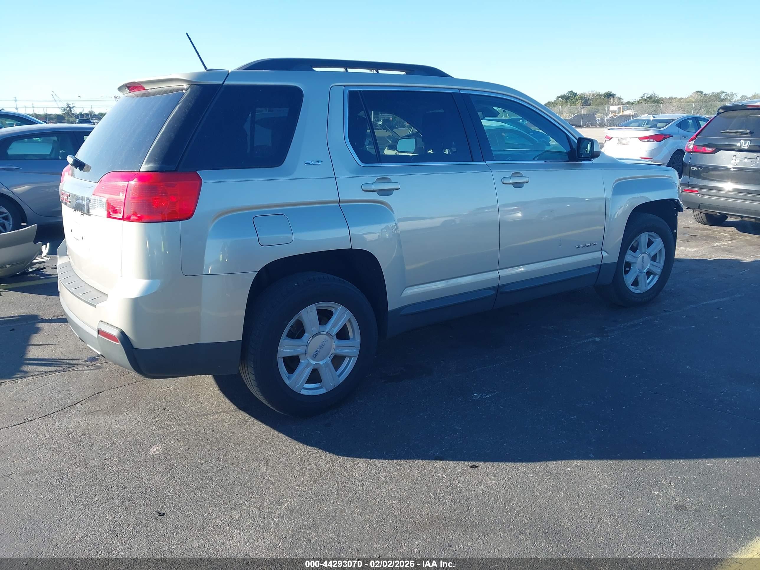 GMC TERRAIN image 4
