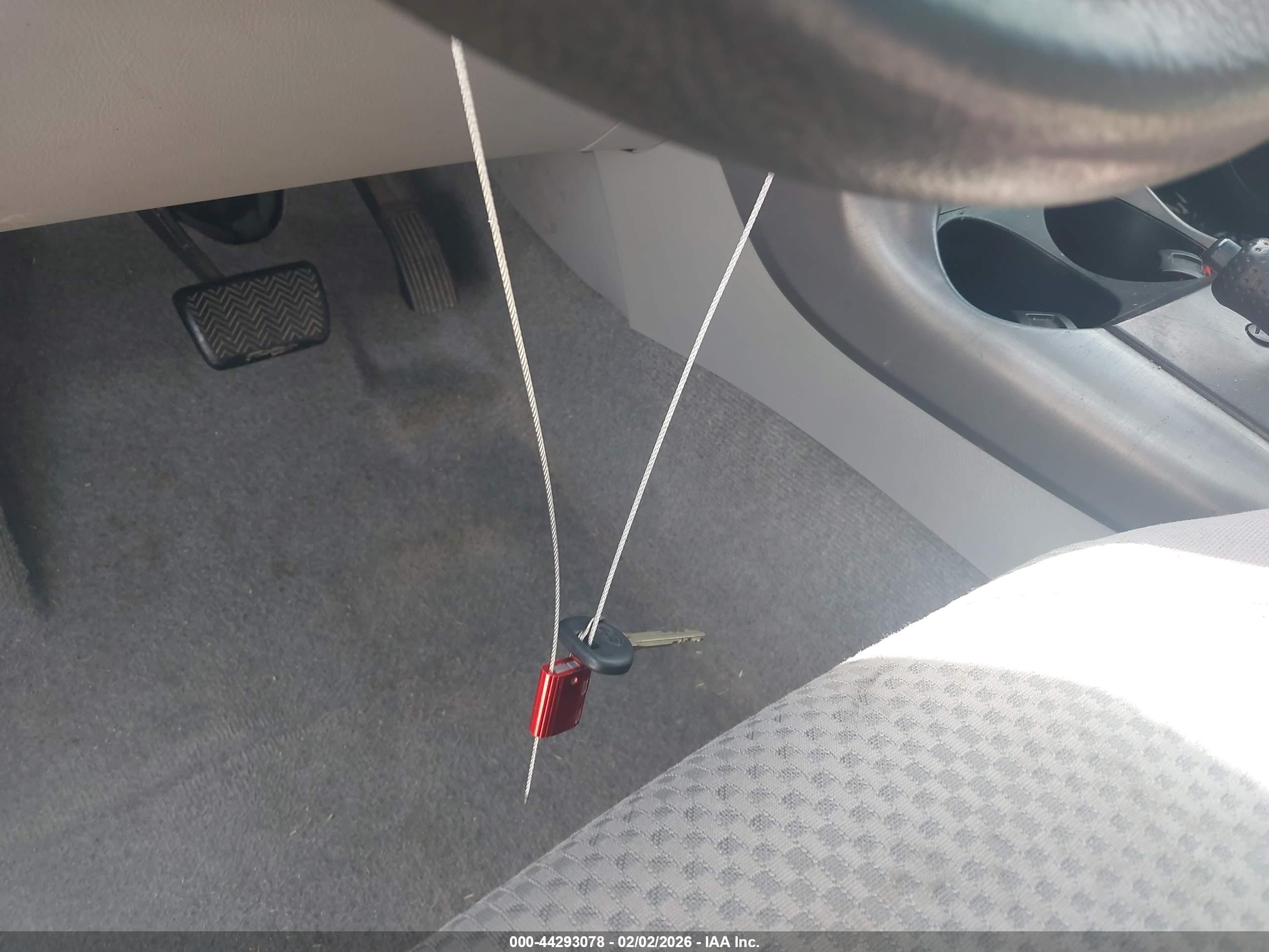 TOYOTA RAV4 image 11