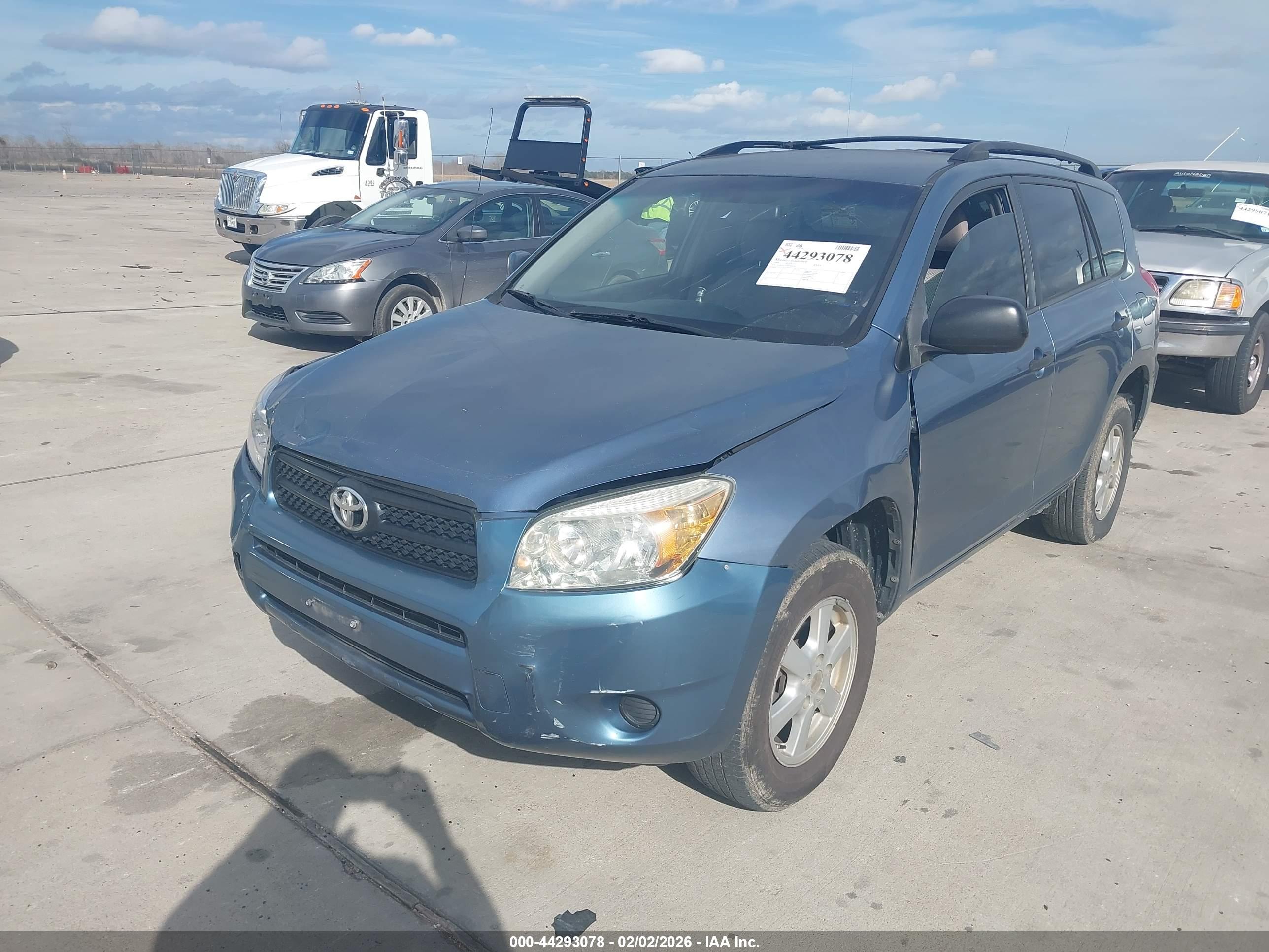 TOYOTA RAV4 image 6
