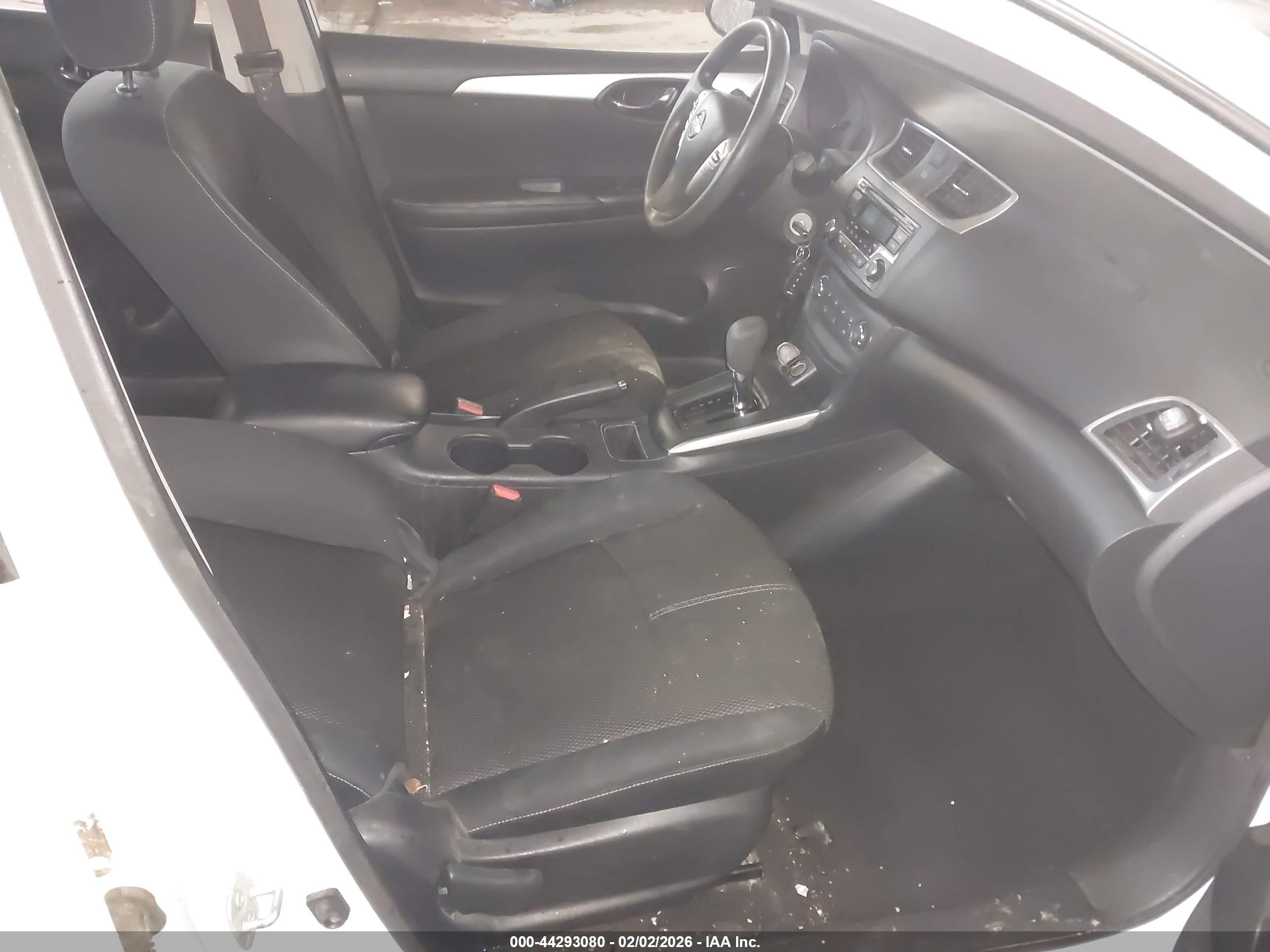 NISSAN SENTRA image 5