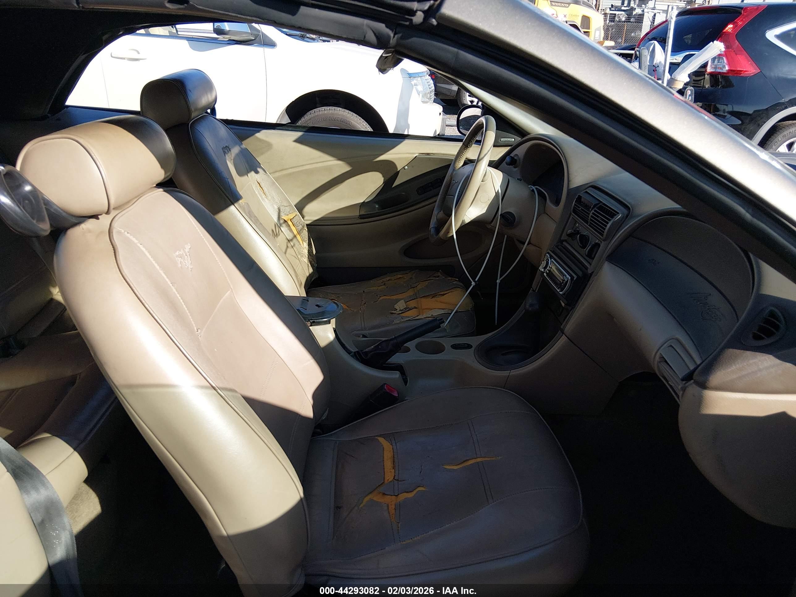 FORD MUSTANG image 5