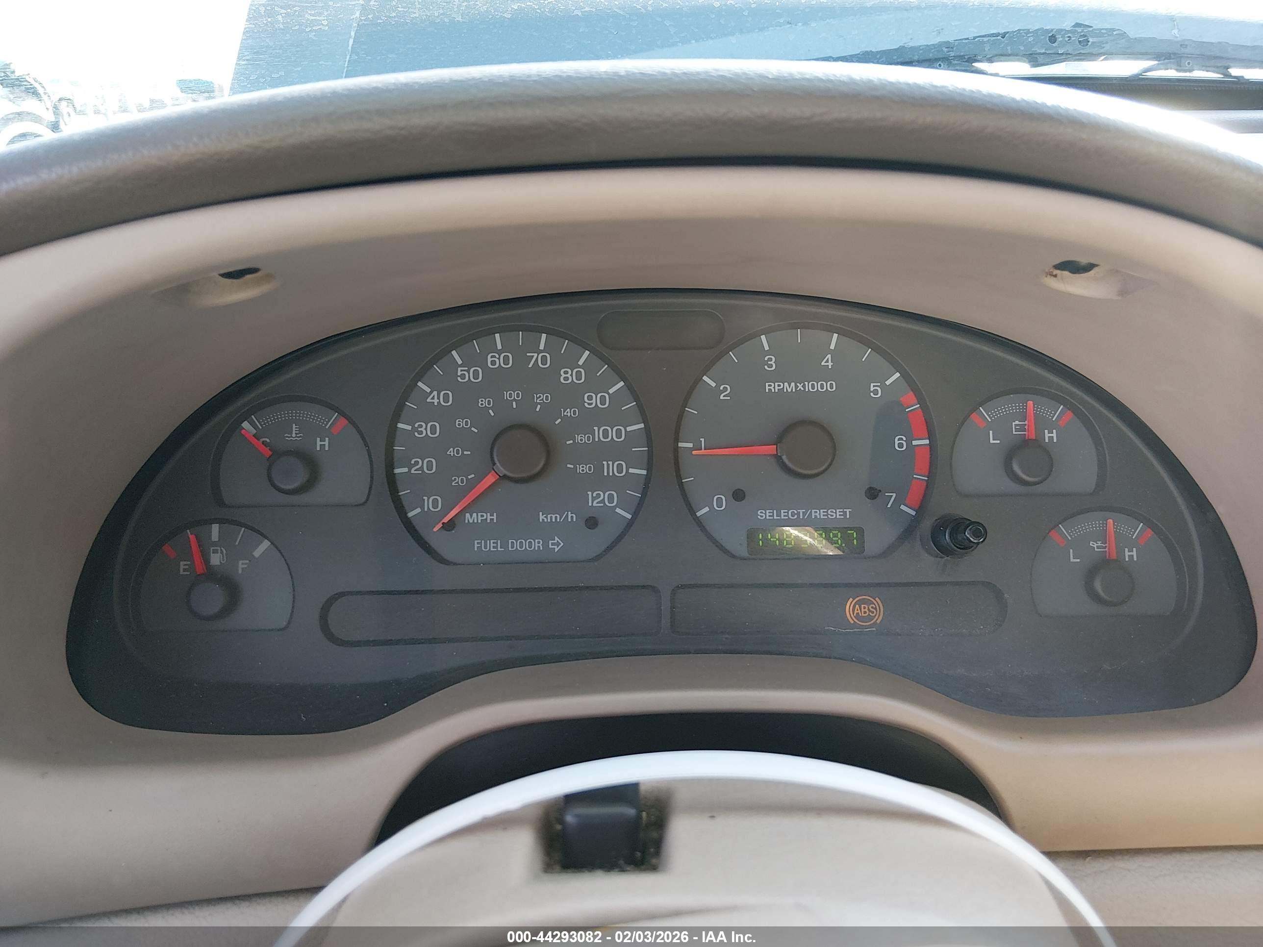 FORD MUSTANG image 7