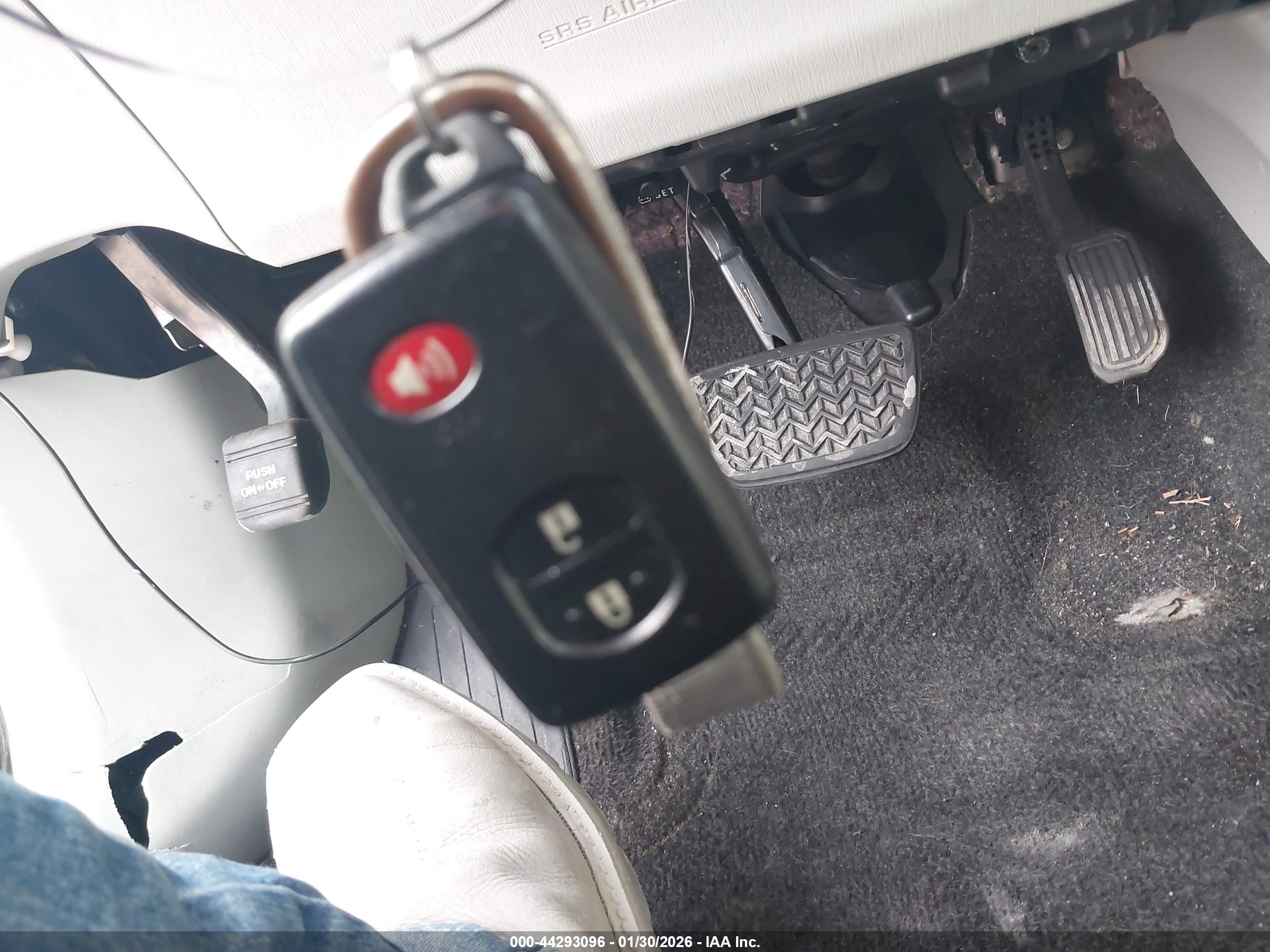 TOYOTA PRIUS image 11