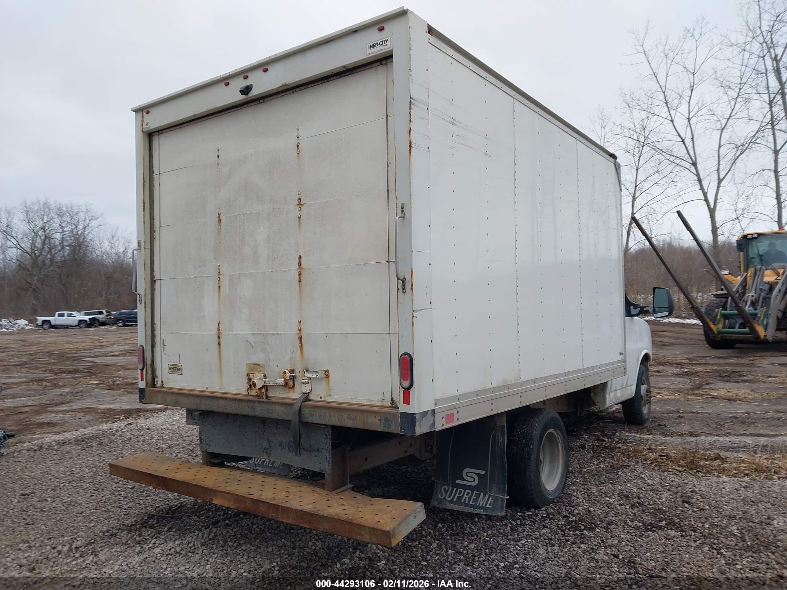 CHEVROLET EXPRESS image 4