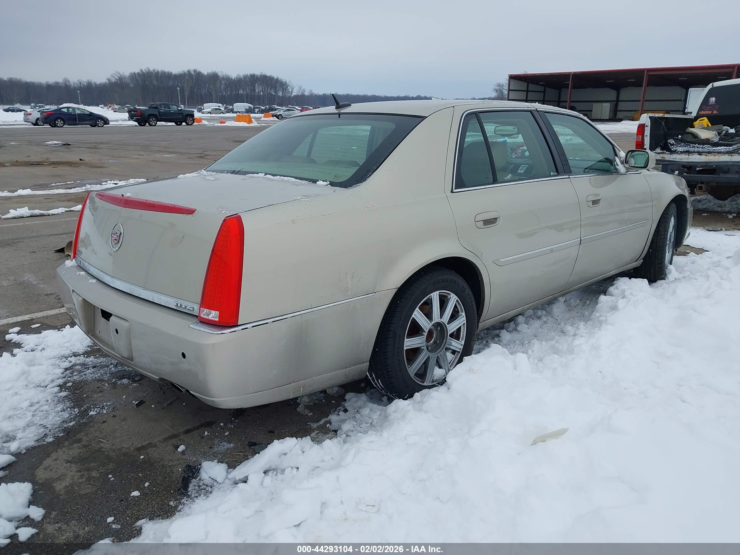 CADILLAC DTS image 4
