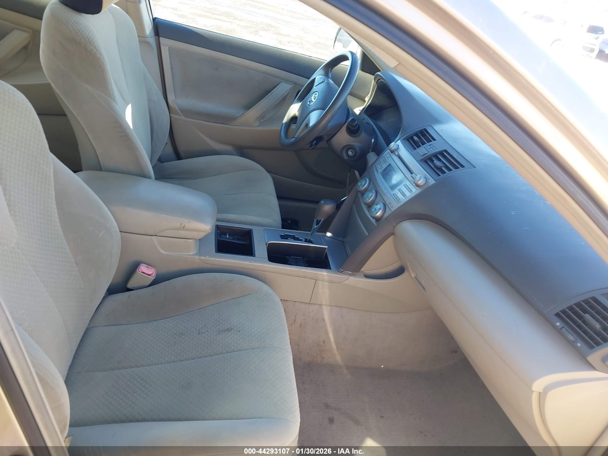TOYOTA CAMRY image 5