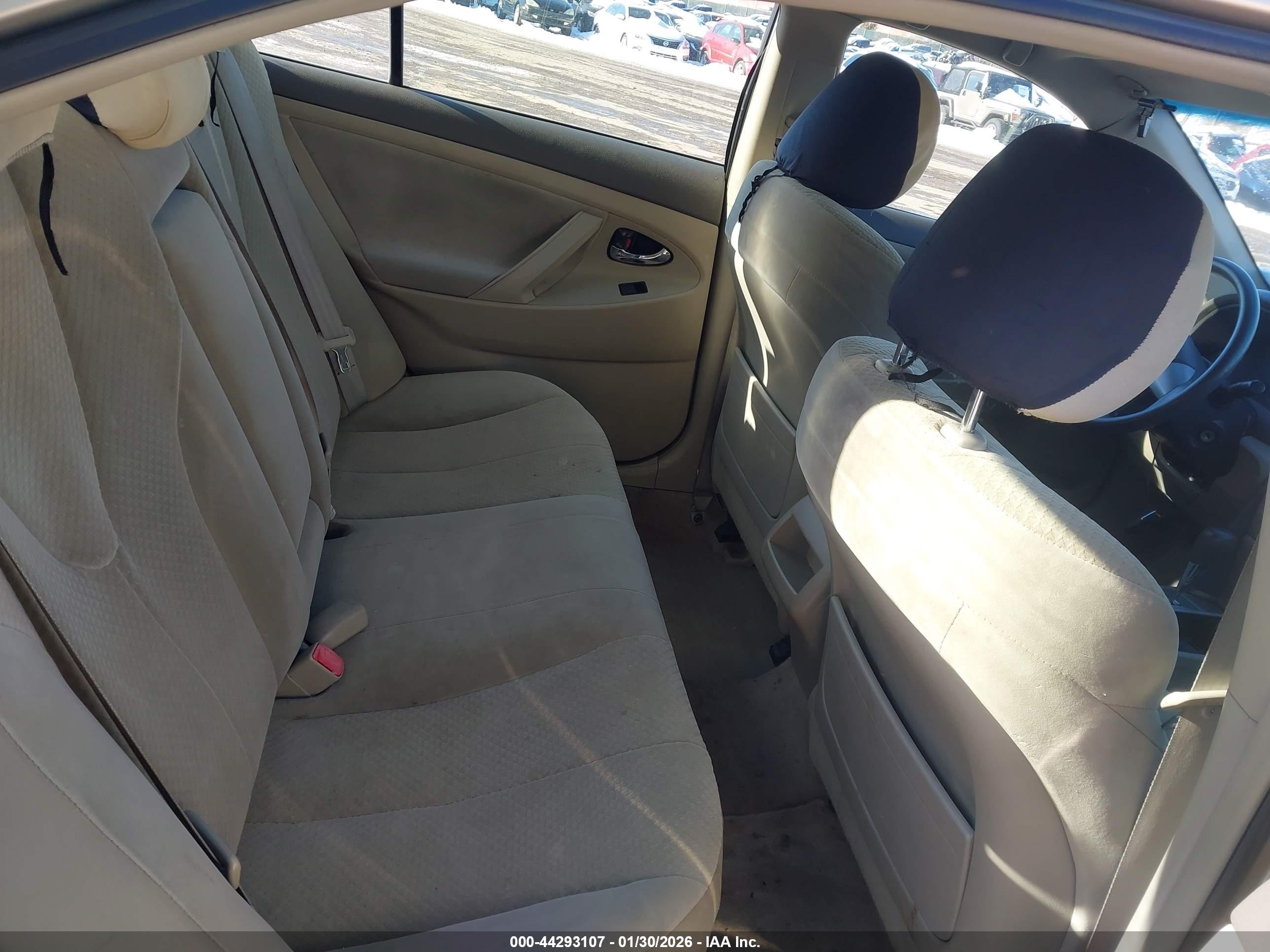 TOYOTA CAMRY image 8