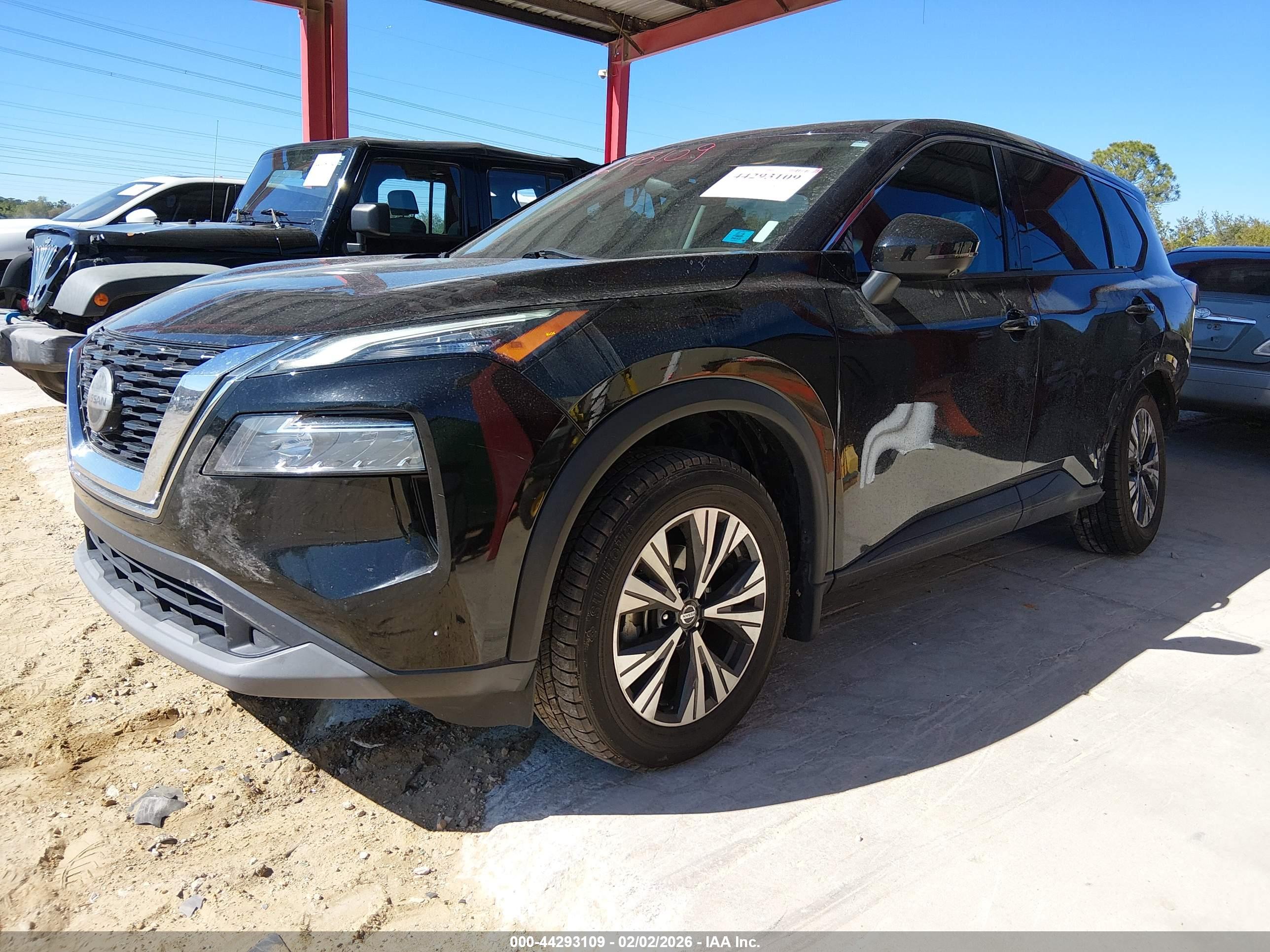 NISSAN ROGUE image 2