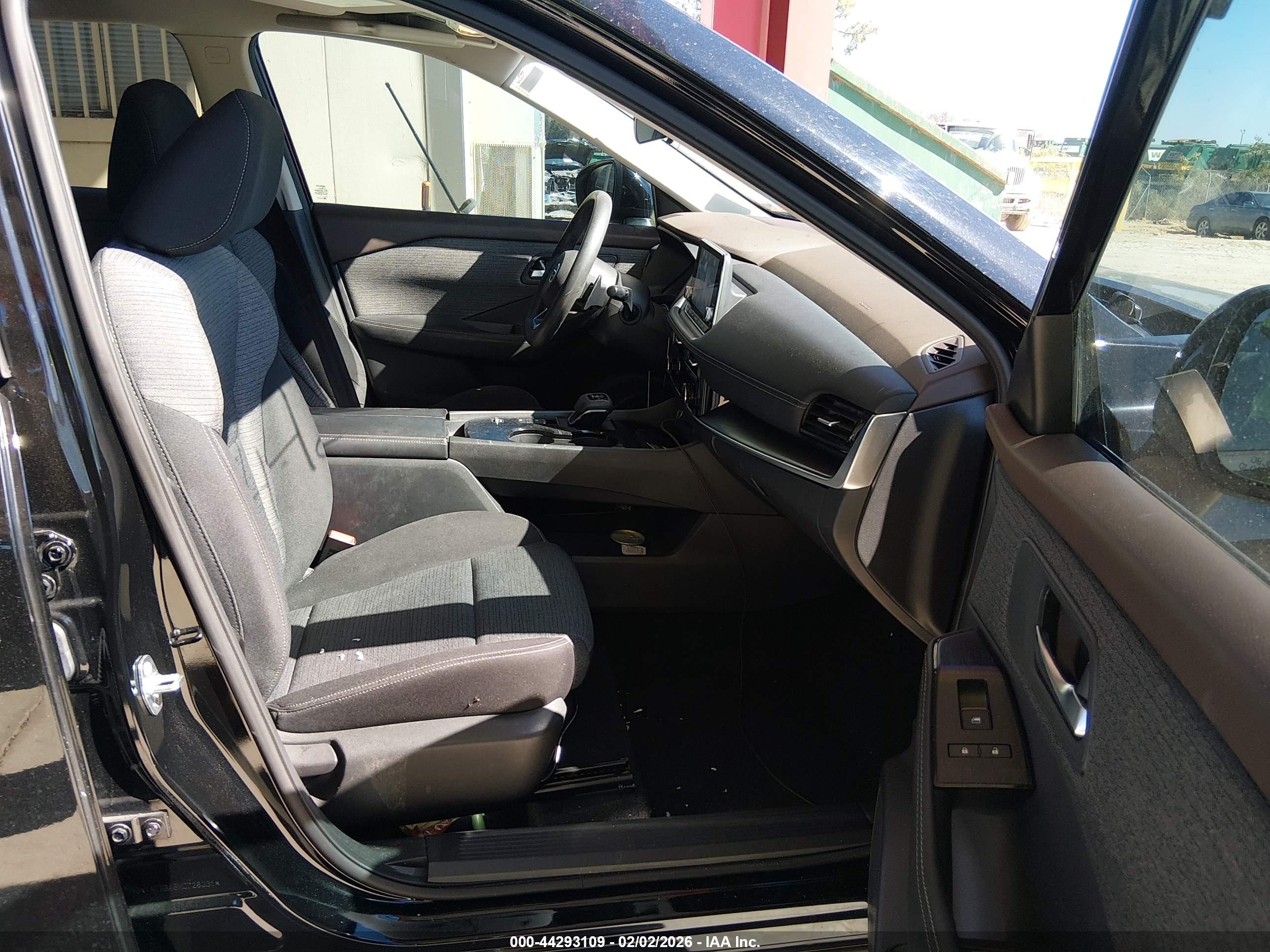 NISSAN ROGUE image 5