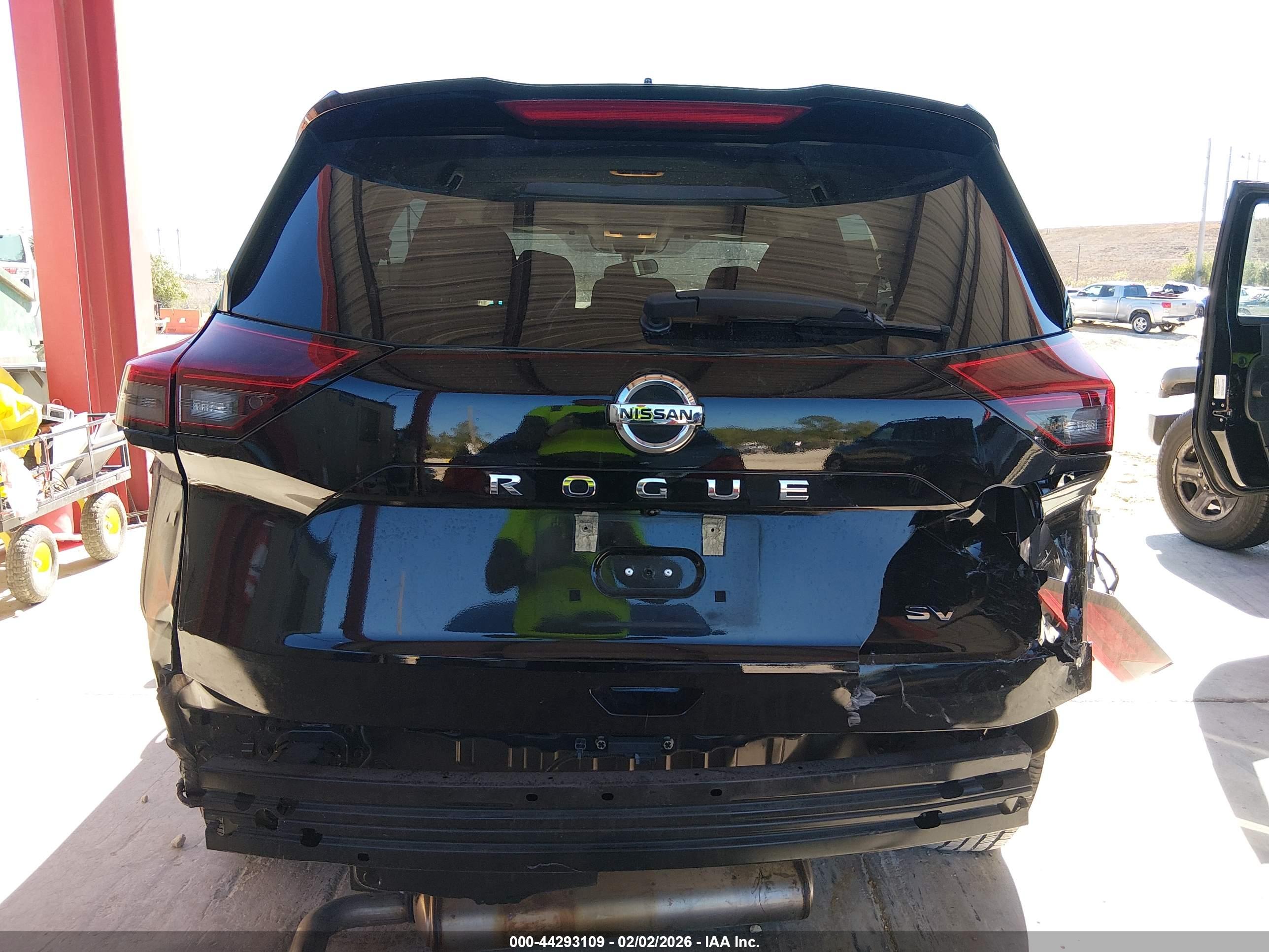 NISSAN ROGUE image 6