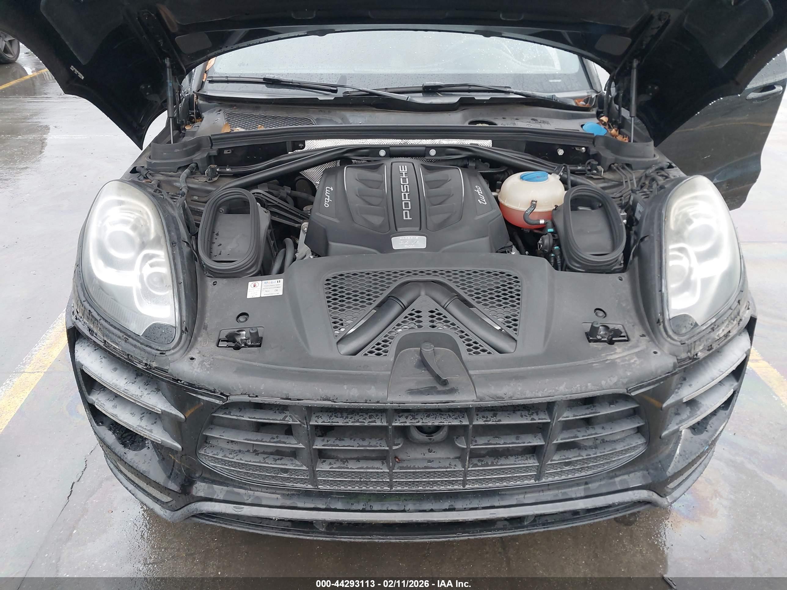 PORSCHE MACAN image 10