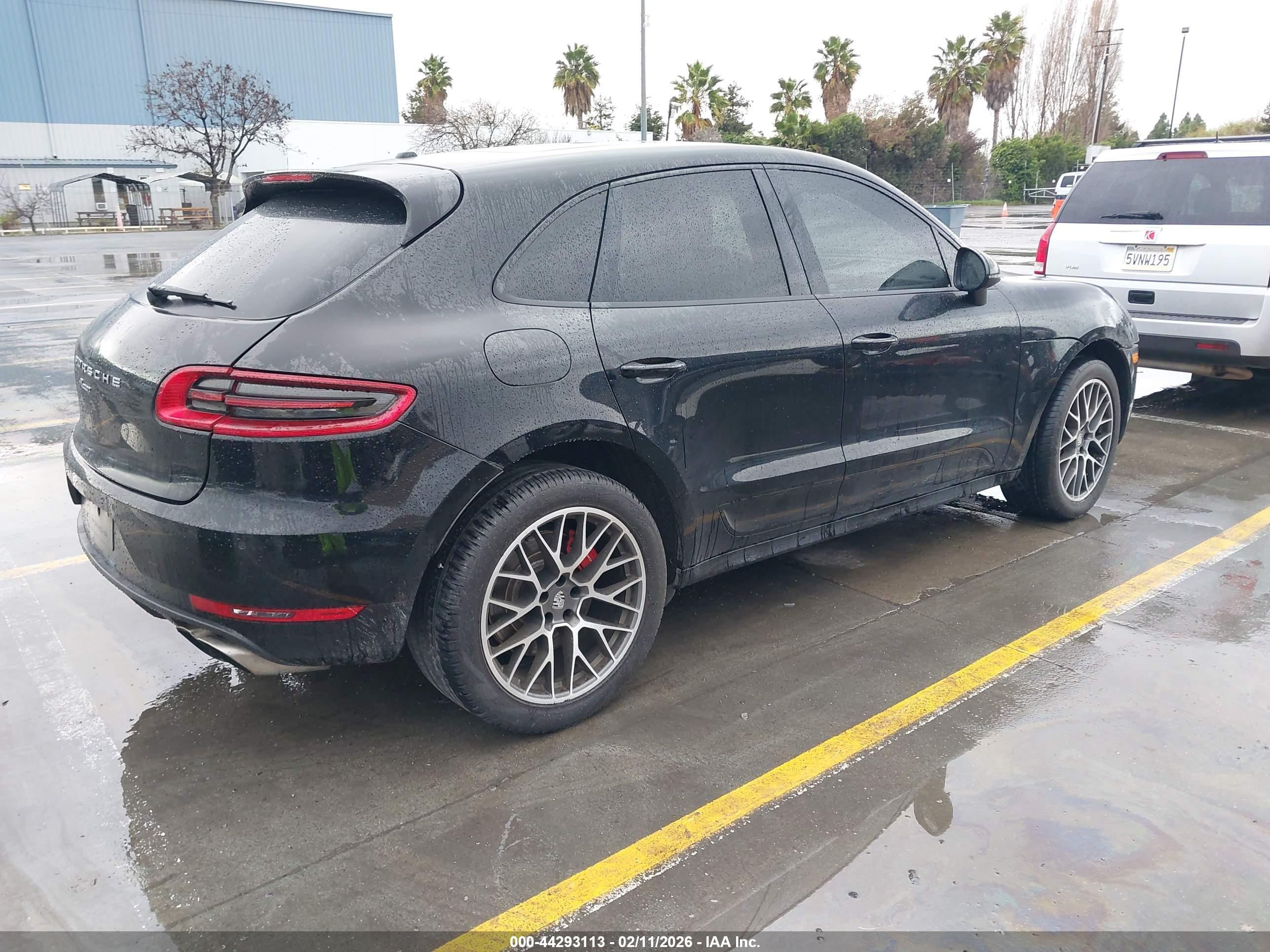 PORSCHE MACAN image 4