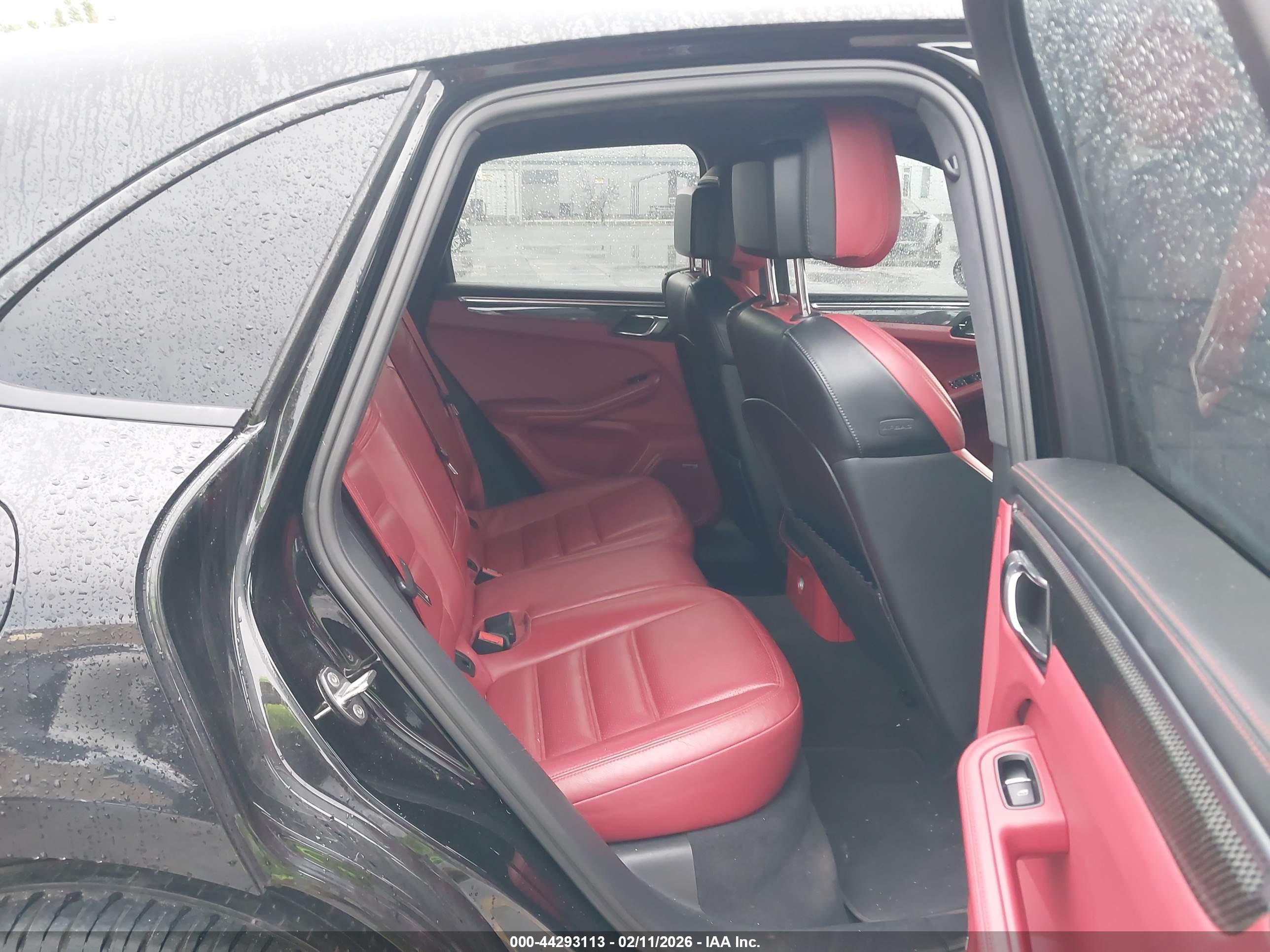 PORSCHE MACAN image 8