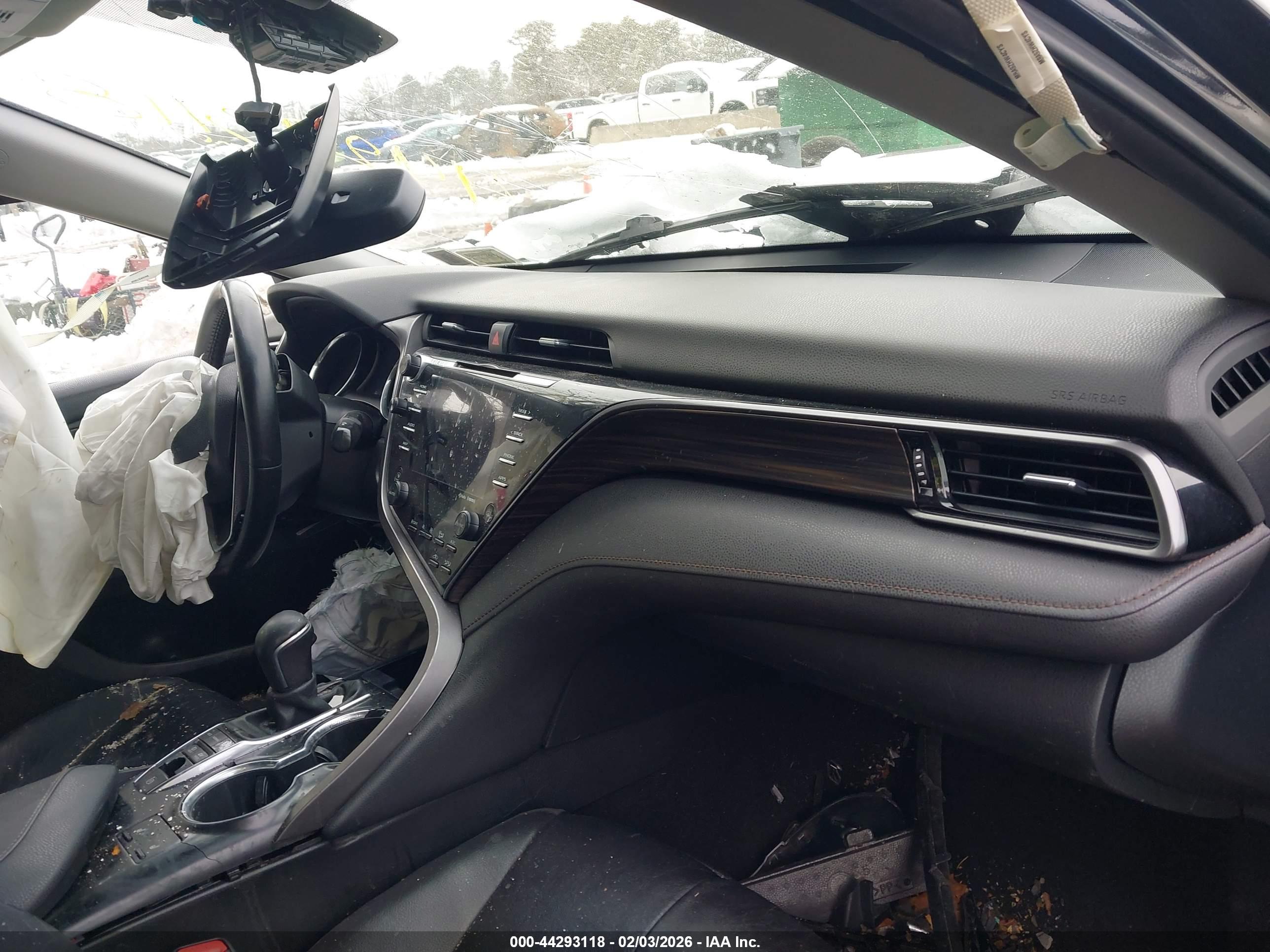 TOYOTA CAMRY image 5