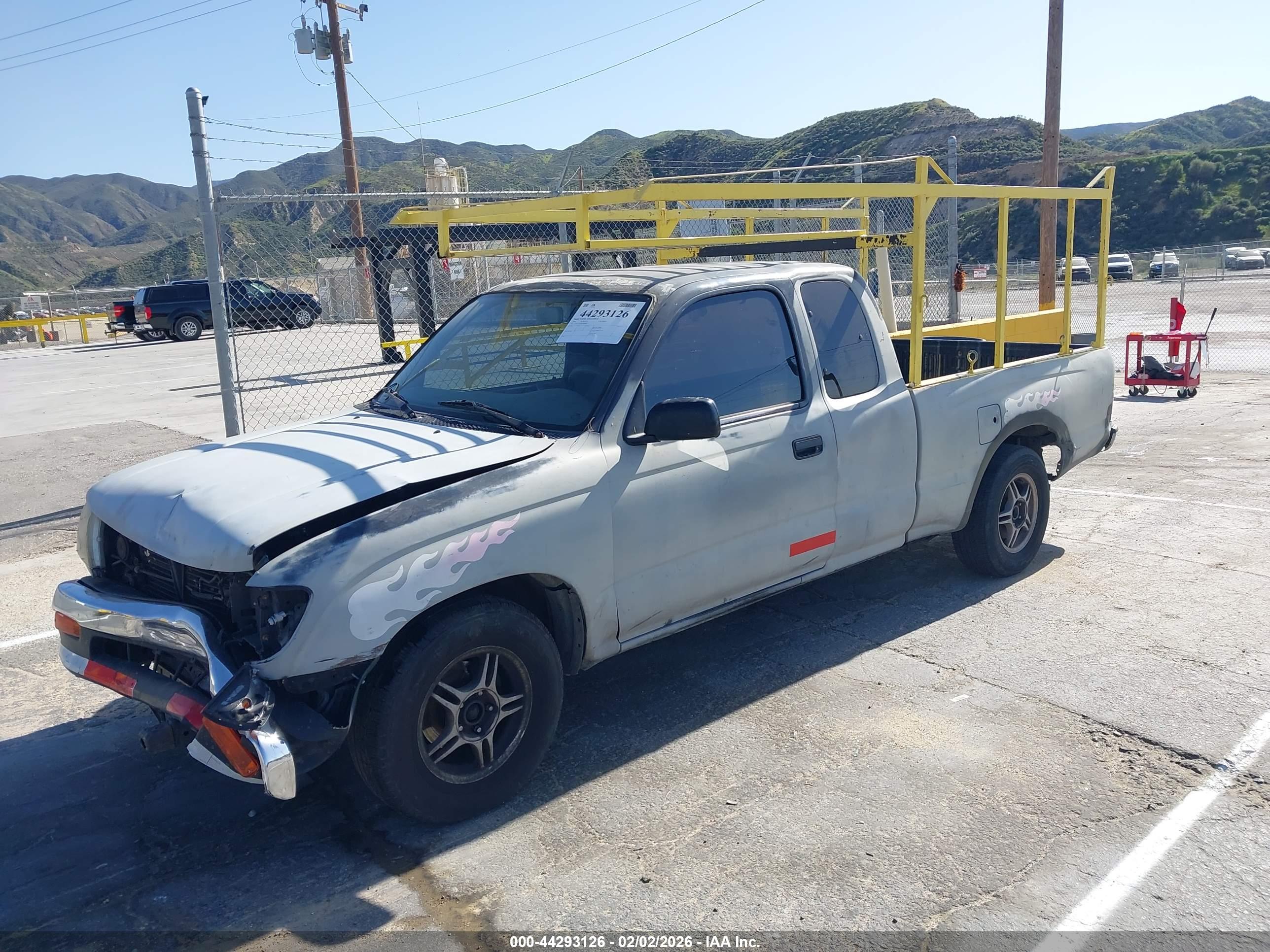 TOYOTA TACOMA image 2