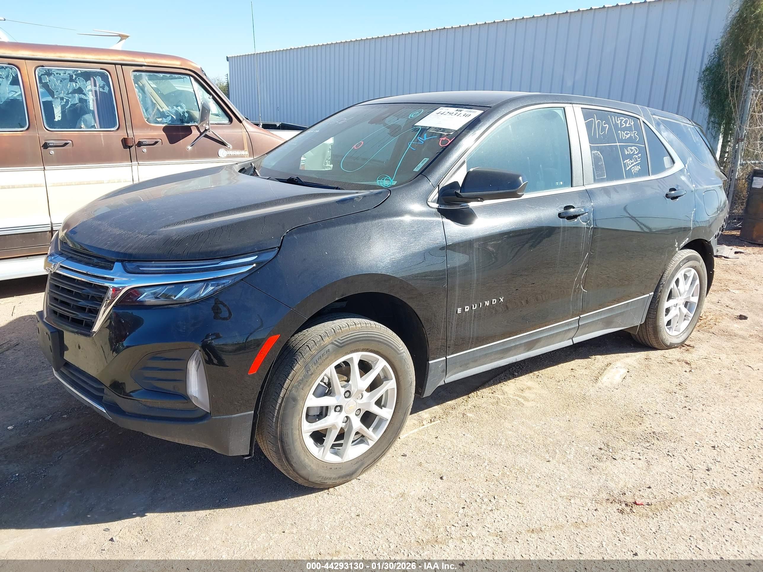 CHEVROLET EQUINOX image 2