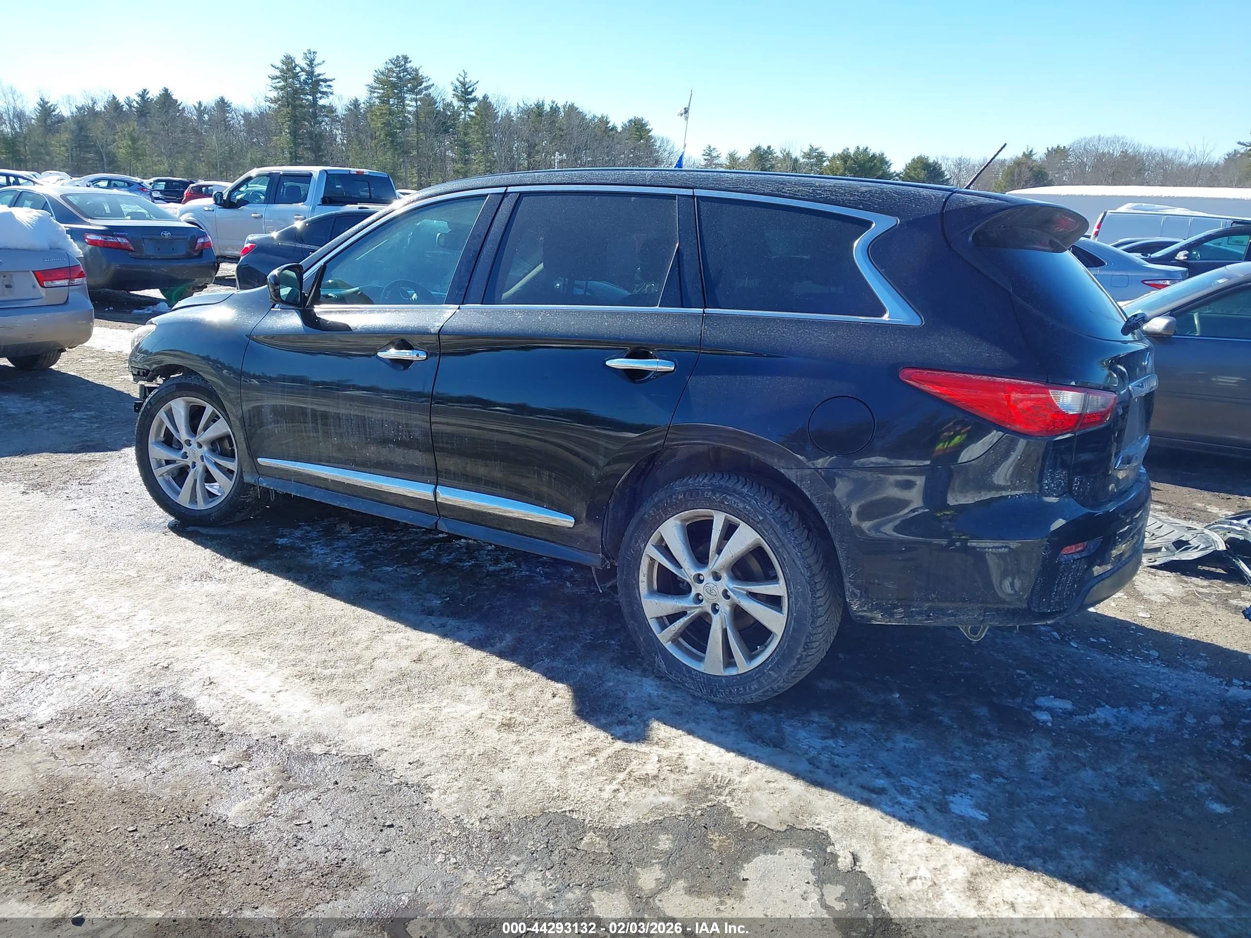 INFINITI JX35 image 3