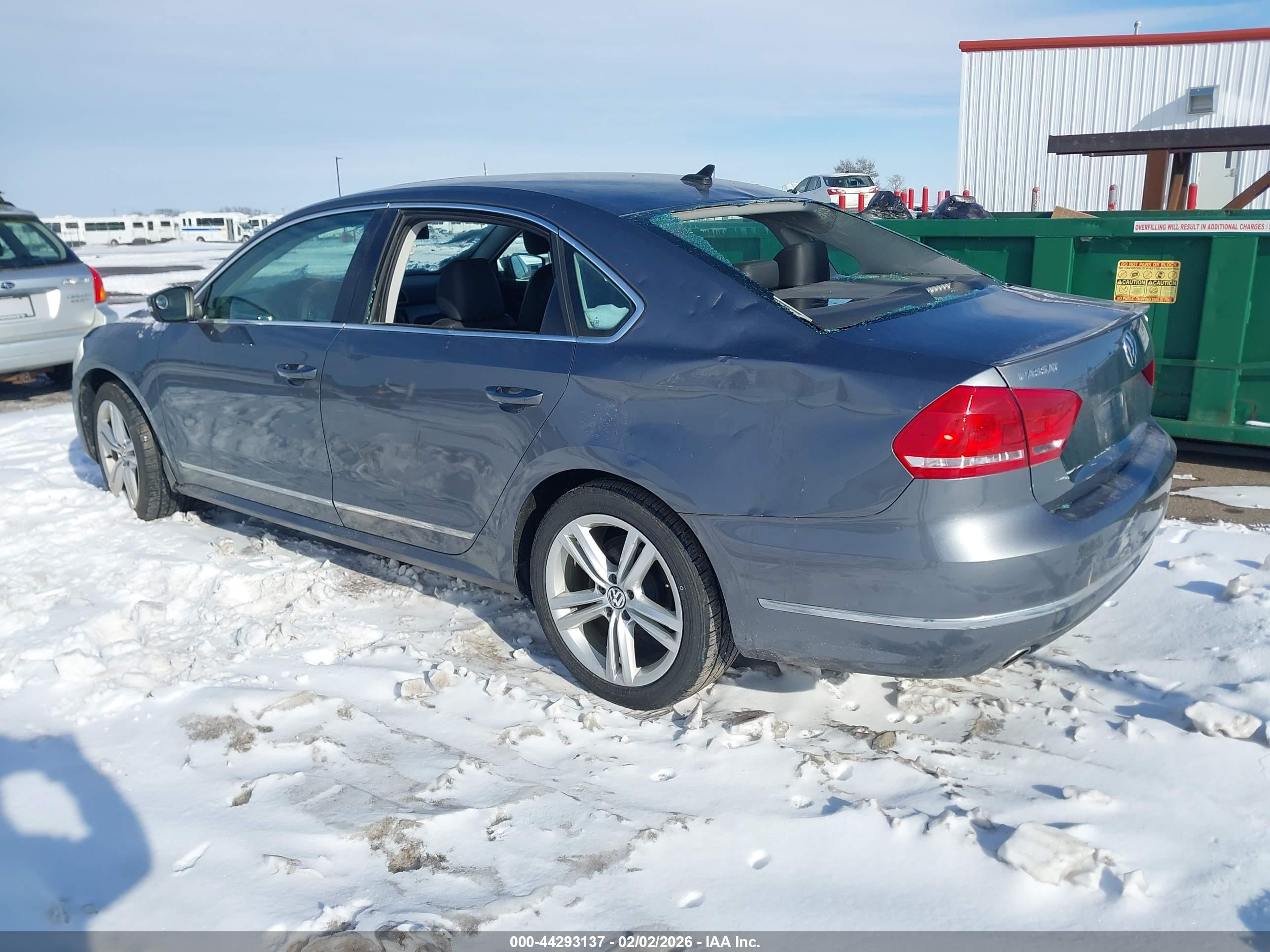 VOLKSWAGEN PASSAT image 3