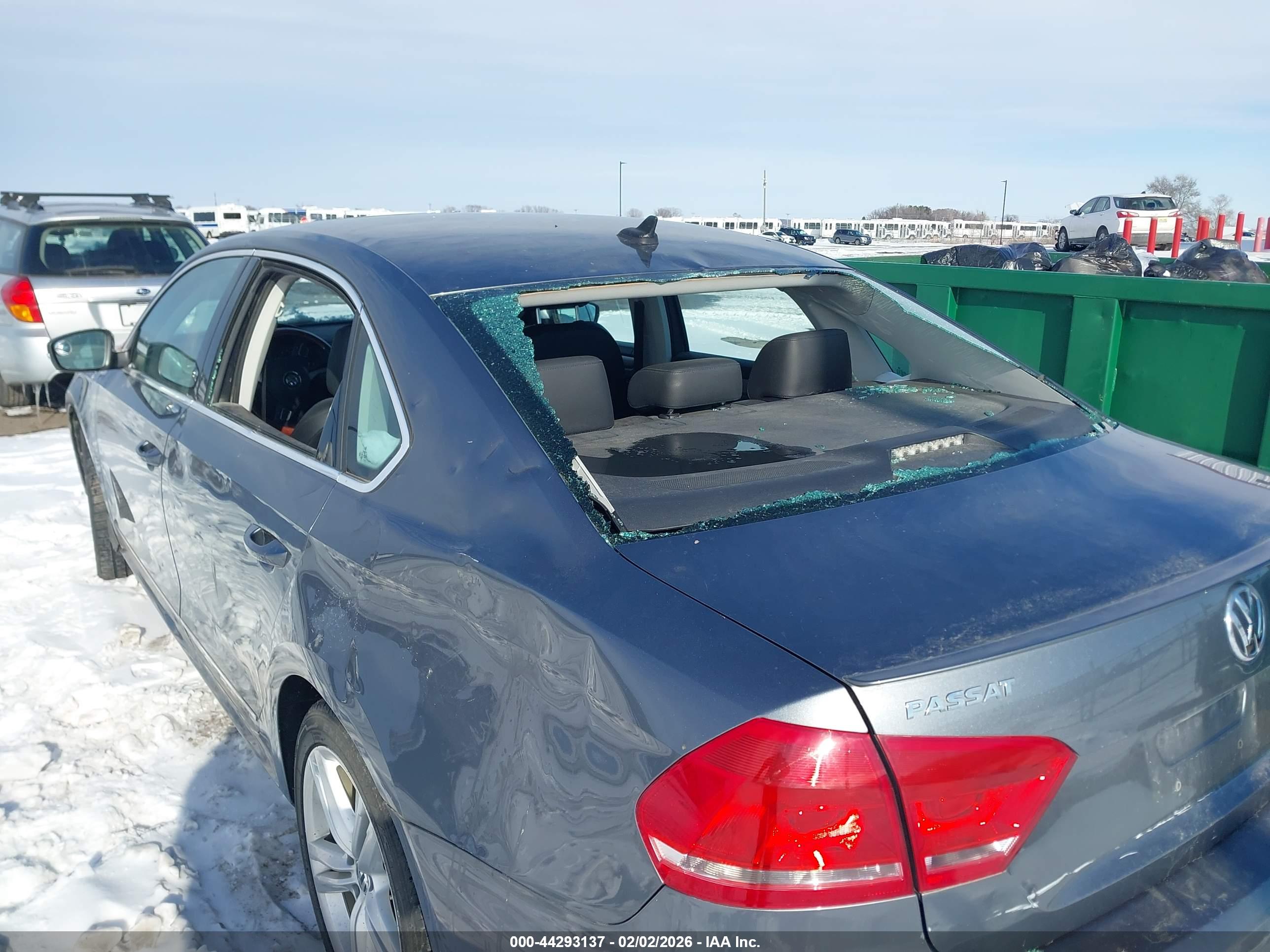 VOLKSWAGEN PASSAT image 6
